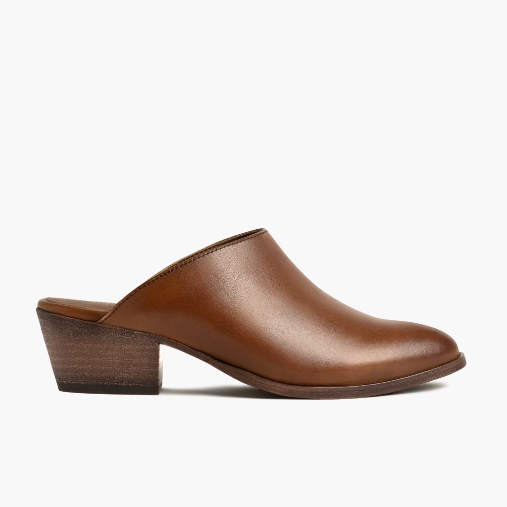 https://cdn.shopify.com/s/files/1/0419/1525/files/1024x1024-Womens-Breeze-Brandy-031924-Side_9d1e2ddf-fcbc-4e20-9fa9-5043249fbf0d.jpg?v=1716505373