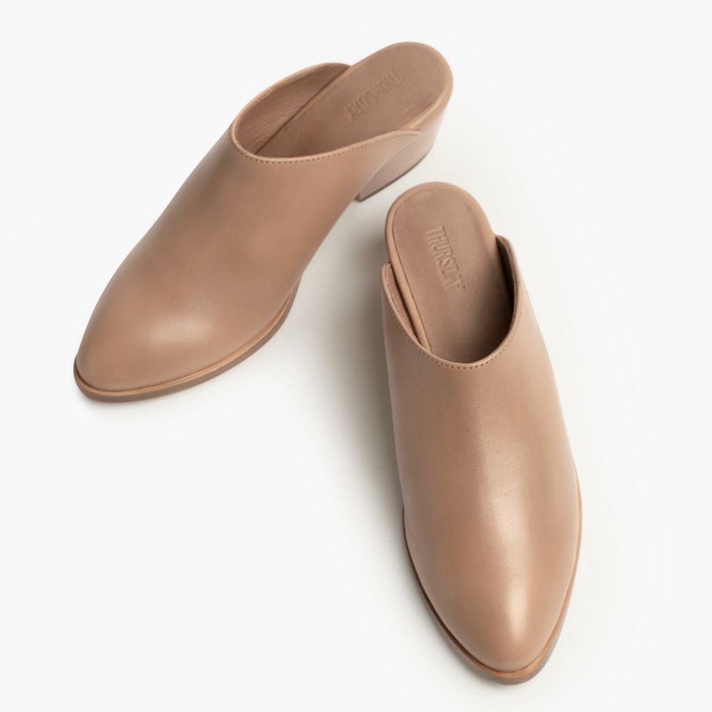 https://cdn.shopify.com/s/files/1/0419/1525/files/1024x1024-Womens-Breeze-MilkCoffee-071423-Overhead.jpg?v=1690837448