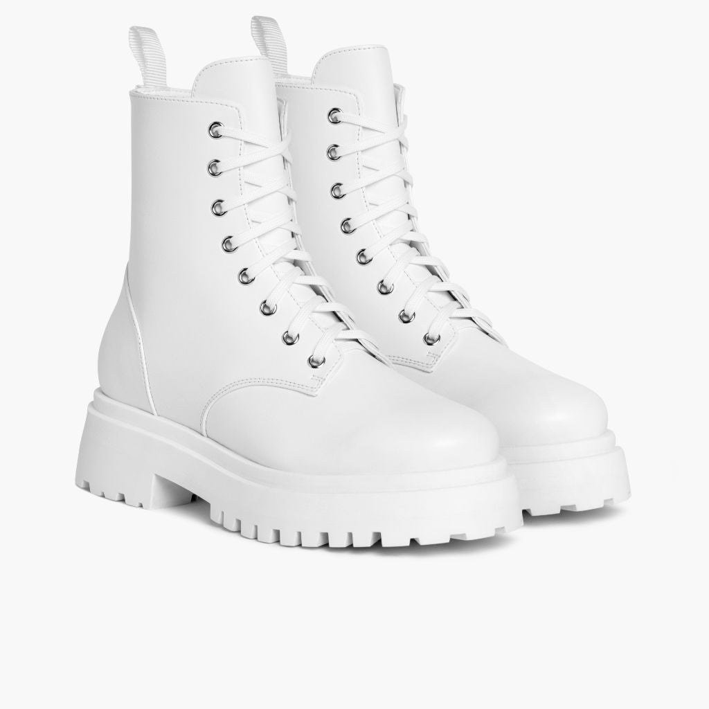https://cdn.shopify.com/s/files/1/0419/1525/files/1024x1024-Womens-Dolce-White-070723-3.4.jpg?v=1695067164