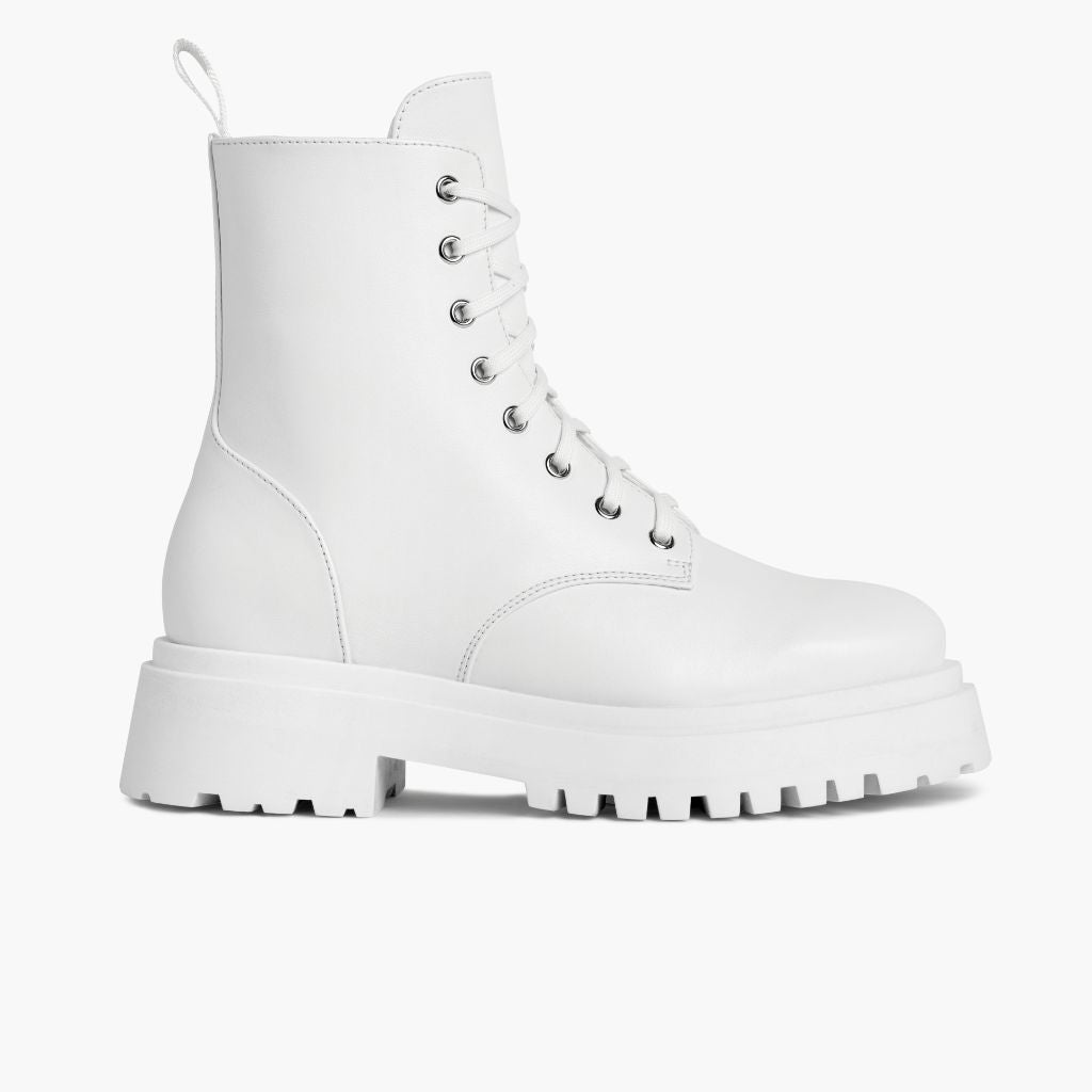 https://cdn.shopify.com/s/files/1/0419/1525/files/1024x1024-Womens-Dolce-White-070723-Side.jpg?v=1695066016