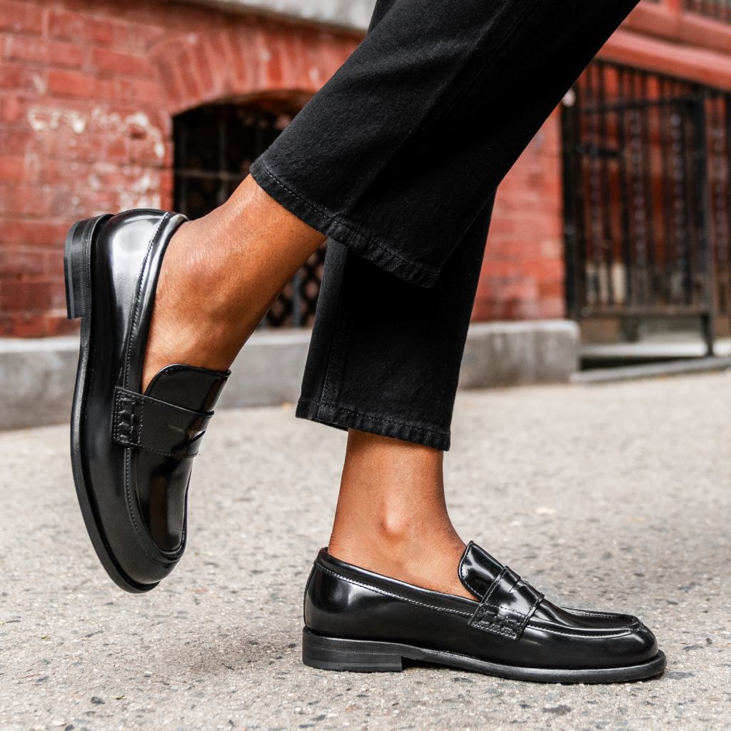https://cdn.shopify.com/s/files/1/0419/1525/files/1024x1024-Womens-DressPenny-Black-090524-1.jpg?v=1725985693