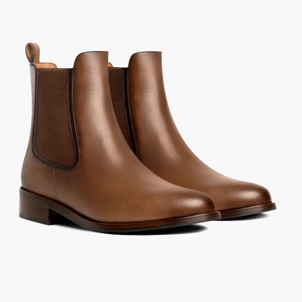 https://cdn.shopify.com/s/files/1/0419/1525/files/1024x1024-Womens-Duchess-AmberWheat-121523-3.4.jpg?v=1704223869