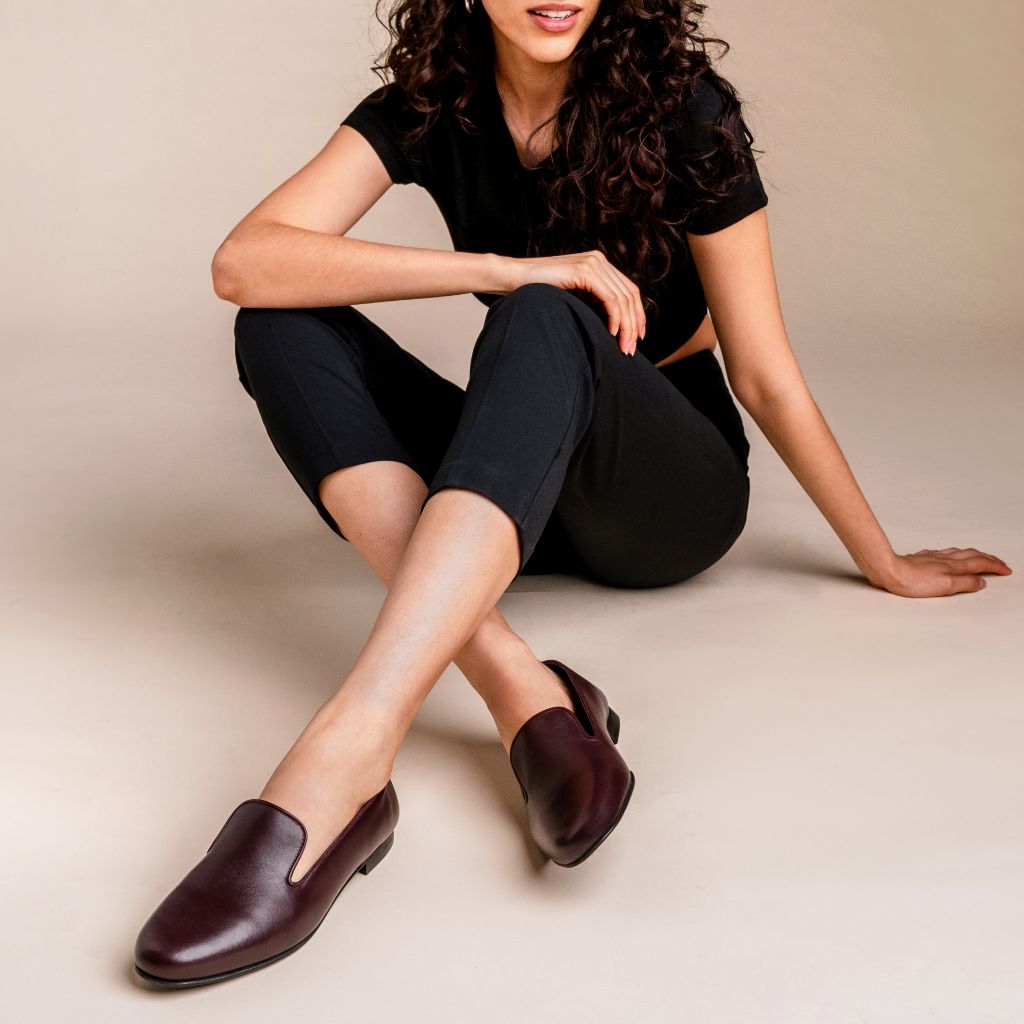 https://cdn.shopify.com/s/files/1/0419/1525/files/1024x1024-Womens-Eden-Burgundy-041524-2.jpg?v=1715099970