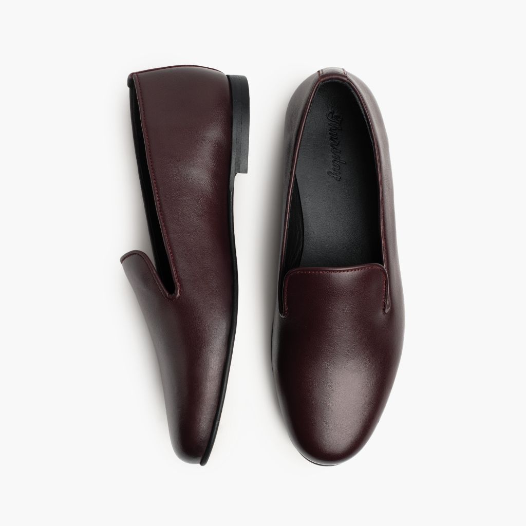 https://cdn.shopify.com/s/files/1/0419/1525/files/1024x1024-Womens-Eden-Burgundy-041924-Flatlay1.jpg?v=1715099962