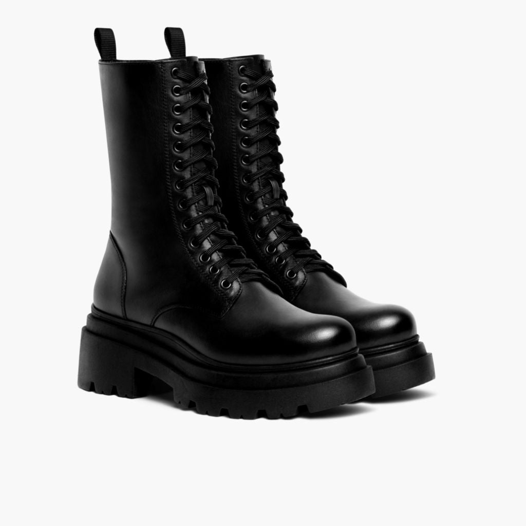 https://cdn.shopify.com/s/files/1/0419/1525/files/1024x1024-Womens-Fatale-Black-100623-3.4.jpg?v=1696881390
