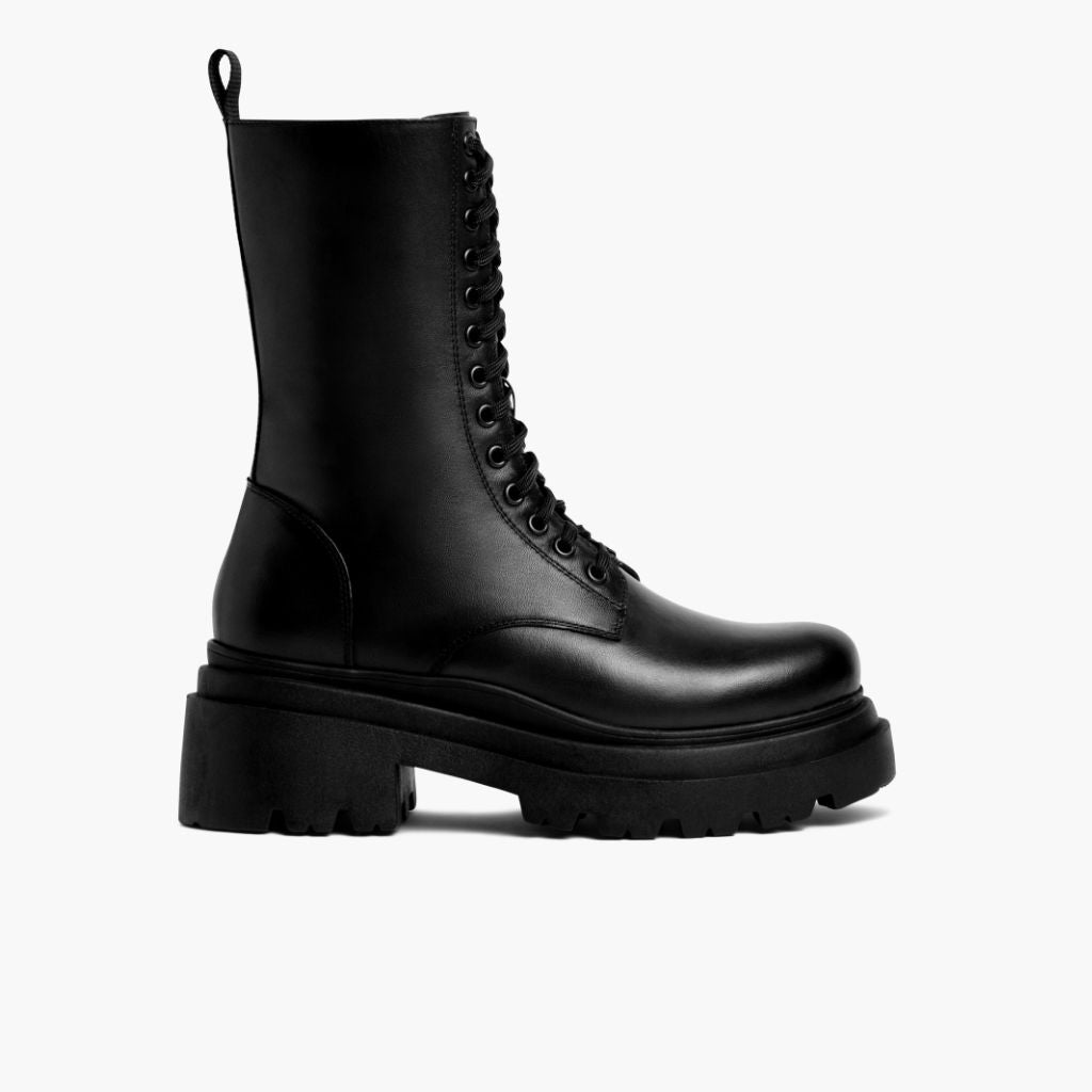 https://cdn.shopify.com/s/files/1/0419/1525/files/1024x1024-Womens-Fatale-Black-100623-Side.jpg?v=1696881415