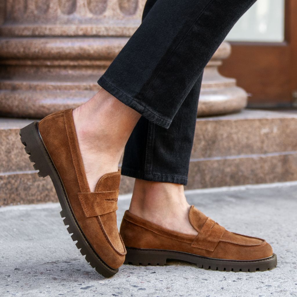 https://cdn.shopify.com/s/files/1/0419/1525/files/1024x1024-Womens-Penny-HoneyBrown-102524-1_d6e677e7-e317-48a6-b0ad-9f2a4c1f2e08.jpg?v=1730313019