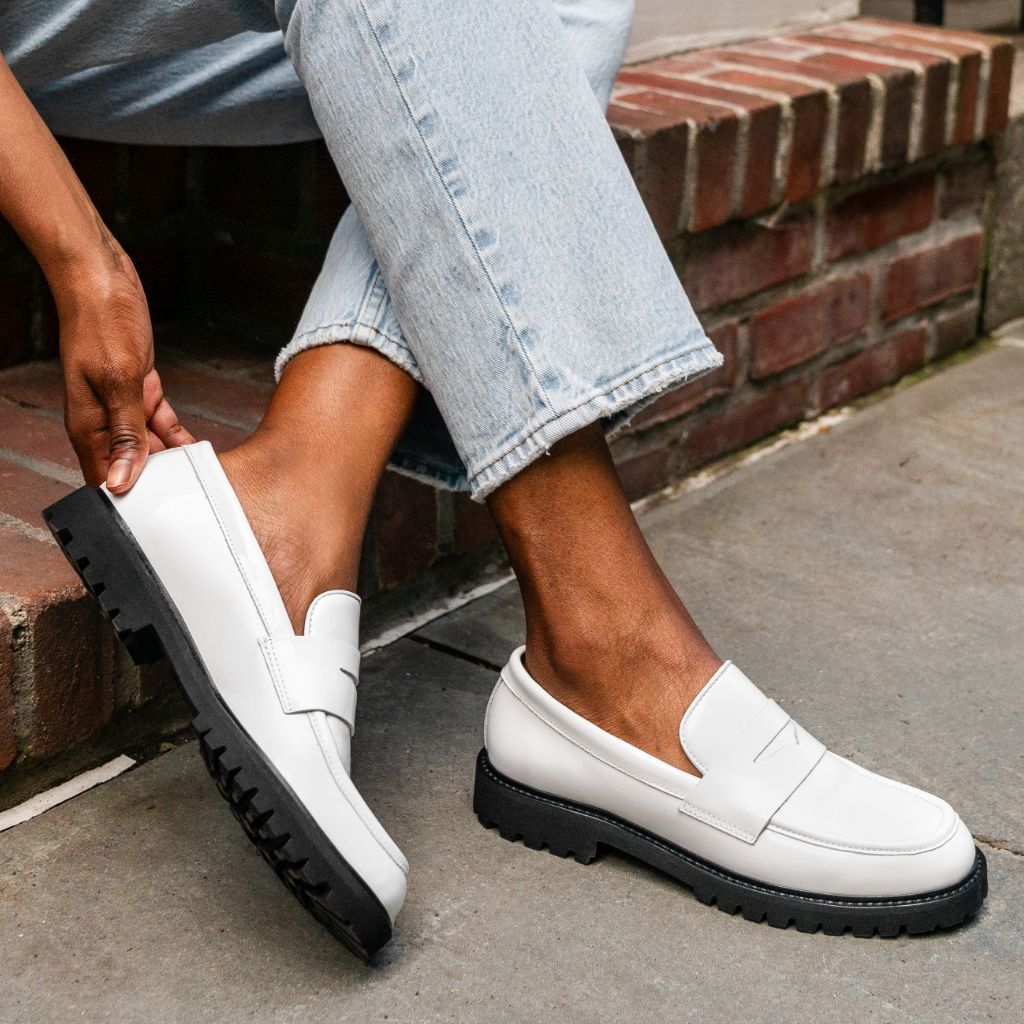 https://cdn.shopify.com/s/files/1/0419/1525/files/1024x1024-Womens-Penny-White-082124-1_369a36aa-460d-42b5-8fb3-a8c2337977fe.jpg?v=1724791759