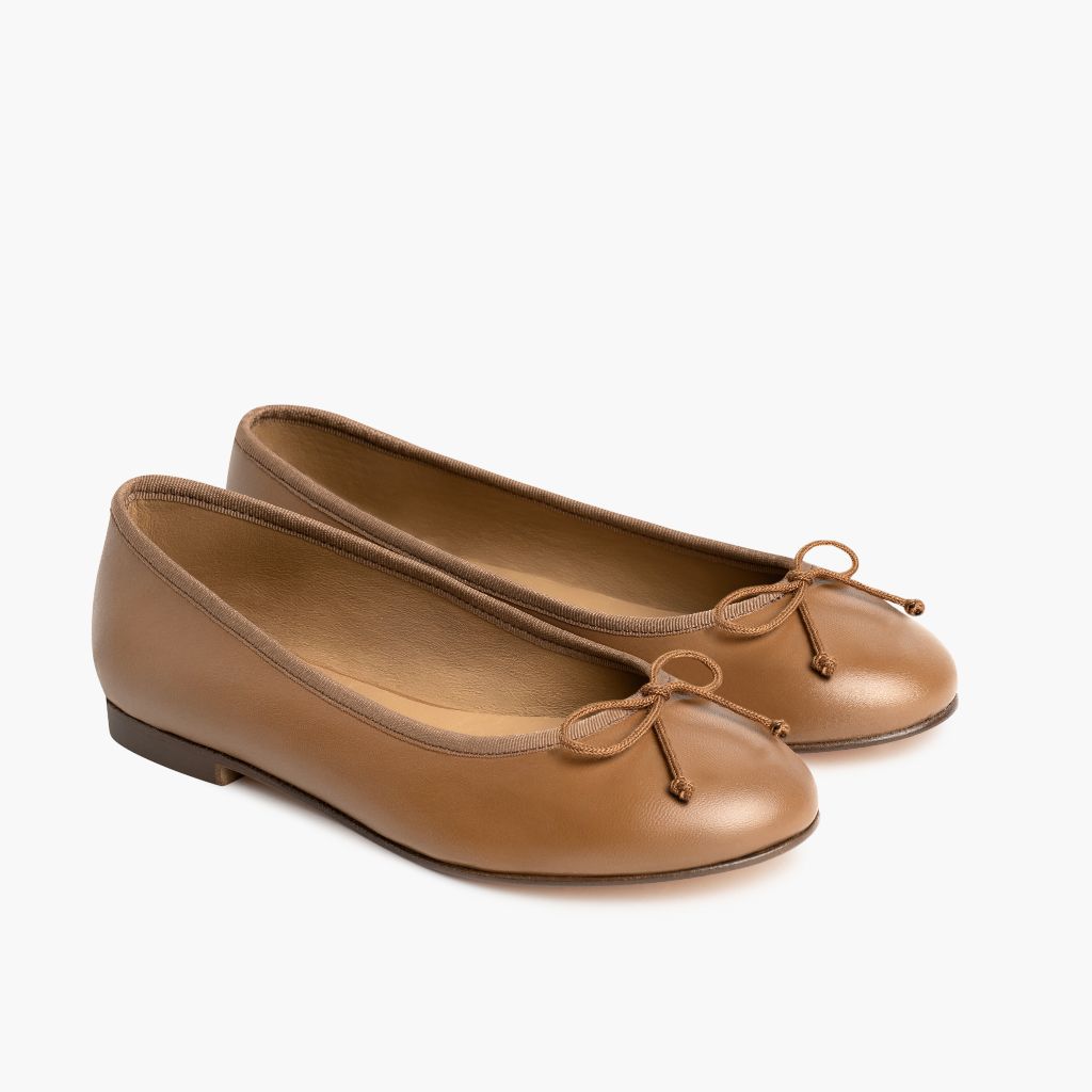 https://cdn.shopify.com/s/files/1/0419/1525/files/1024x1024-Womens-Prima-Cuero-060723-3.4.jpg?v=1687196510
