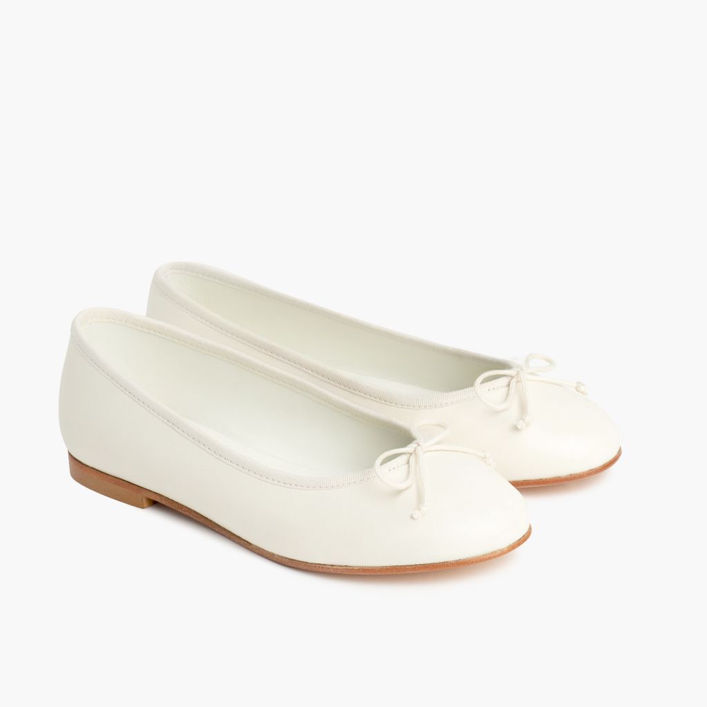 https://cdn.shopify.com/s/files/1/0419/1525/files/1024x1024-Womens-Prima-Ivory-060223-3.4_6820365d-dcdf-4bea-b975-2bd033b77839.jpg?v=1687891116