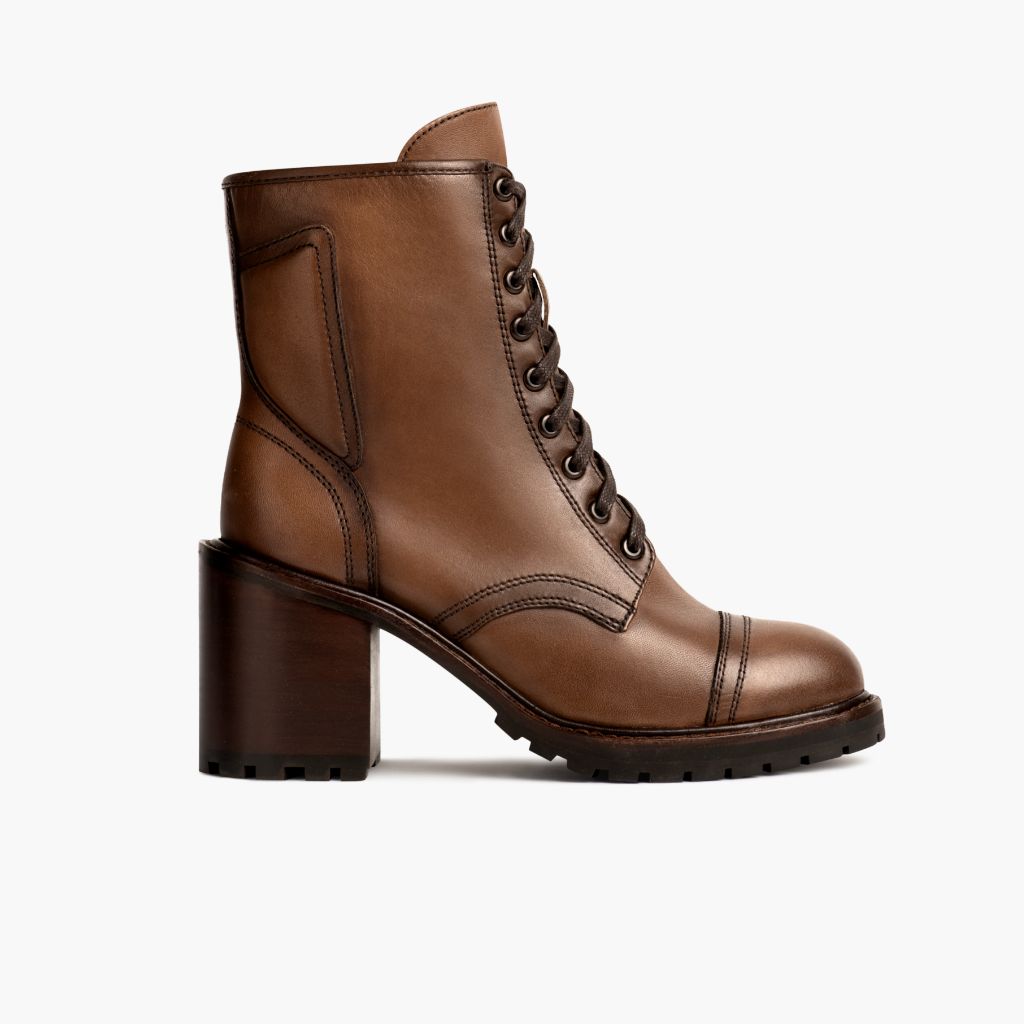https://cdn.shopify.com/s/files/1/0419/1525/files/1024x1024-Womens-Rebel-AmberWheat-121523-Side.jpg?v=1704224735