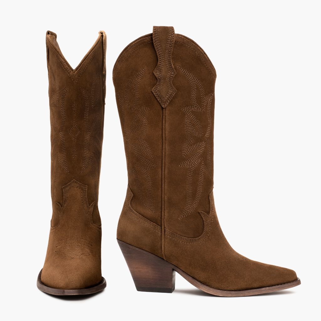 https://cdn.shopify.com/s/files/1/0419/1525/products/1024x1024-Womens-Rodeo-Cinnamon-051922-Front_Side.jpg?v=1653426163