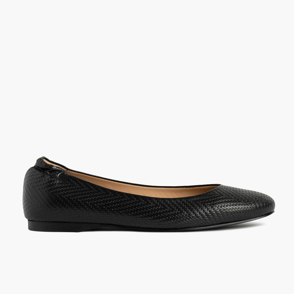 https://cdn.shopify.com/s/files/1/0419/1525/files/1024x1024-Womens-Scrunch-BlackEmbossed-052423-Side.jpg?v=1689012744