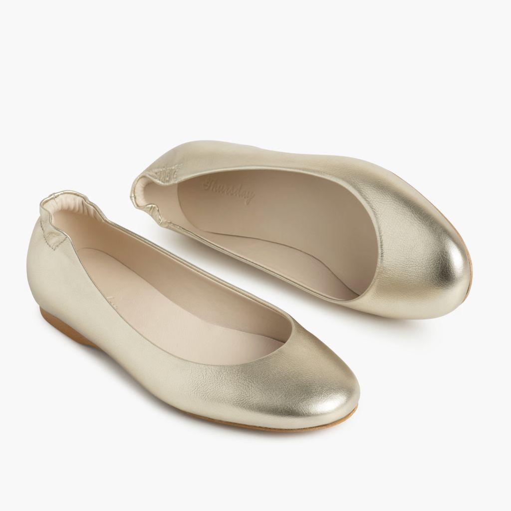https://cdn.shopify.com/s/files/1/0419/1525/files/1024x1024-Womens-Scrunch-Gold-052623-FlatlayAlt.jpg?v=1689009246