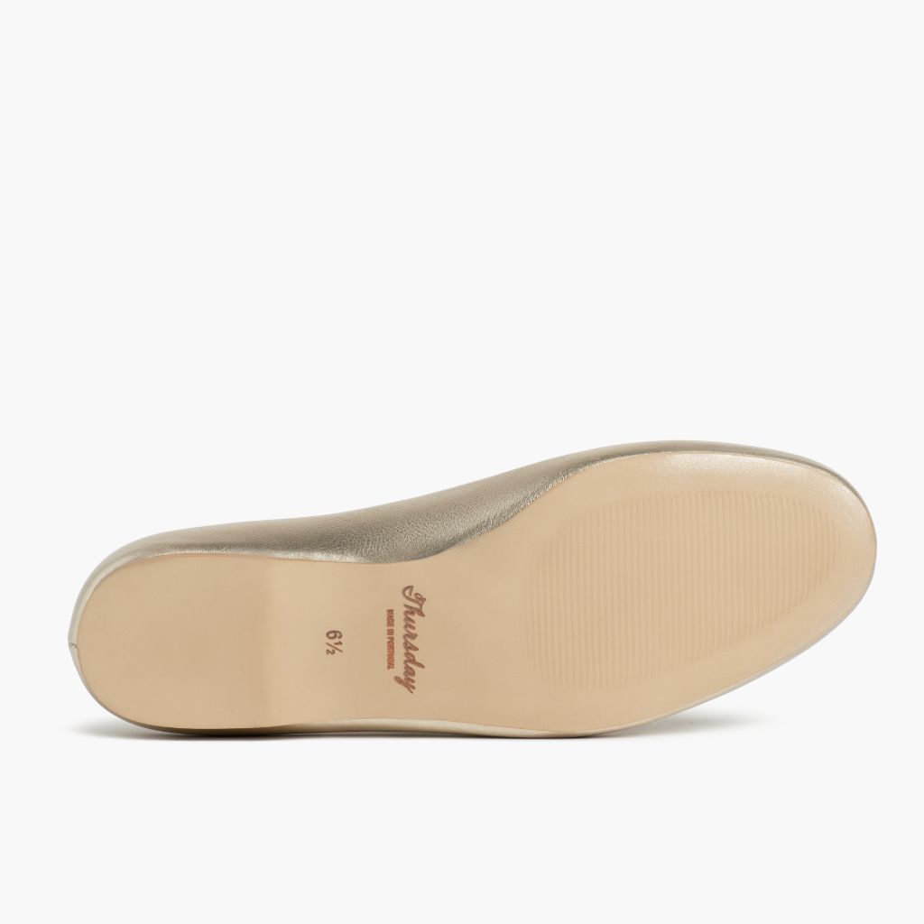 https://cdn.shopify.com/s/files/1/0419/1525/files/1024x1024-Womens-Scrunch-Gold-052623-Outsole.jpg?v=1689009246