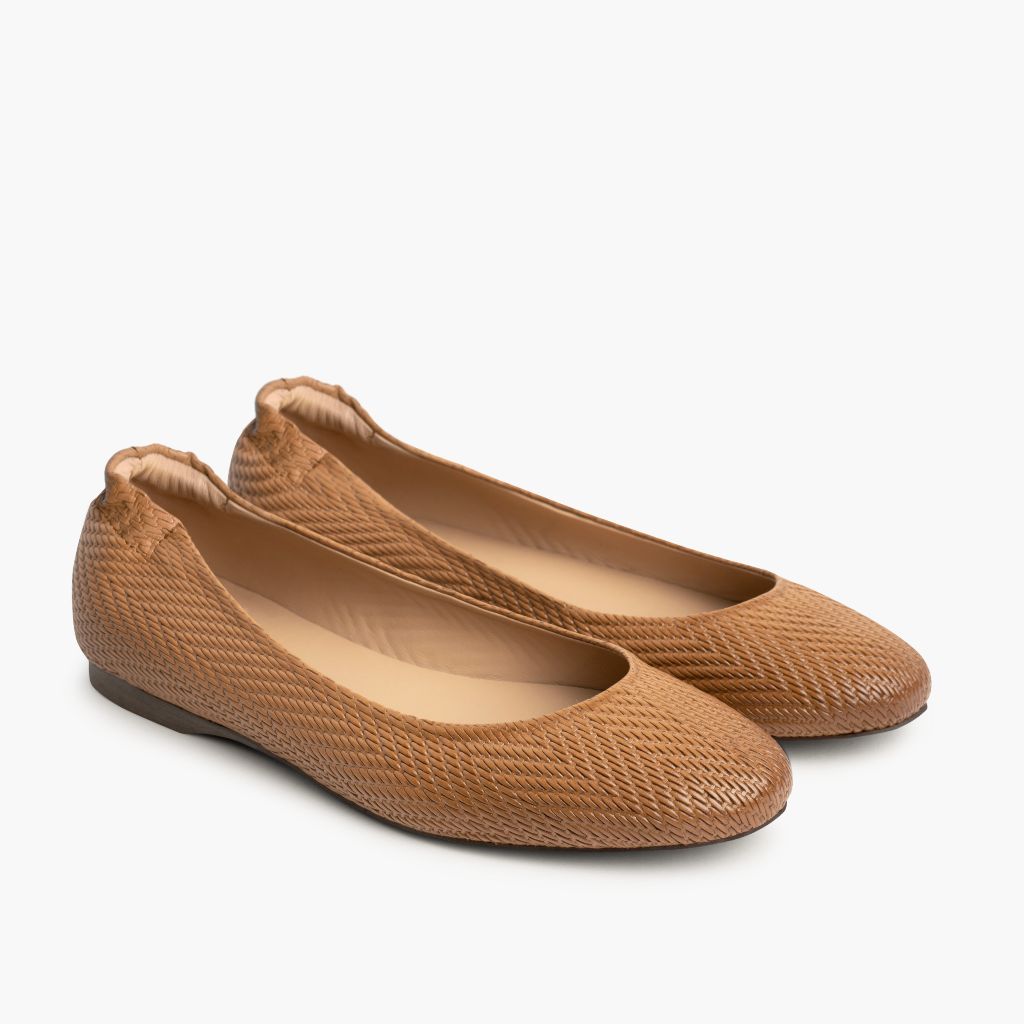 https://cdn.shopify.com/s/files/1/0419/1525/files/1024x1024-Womens-Scrunch-TanEmbossed-060123-3.4.jpg?v=1689014815