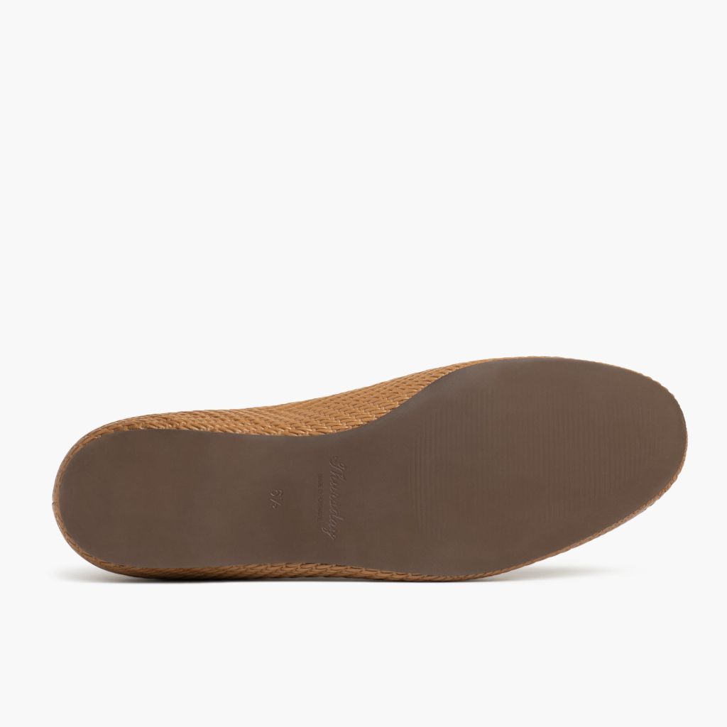 https://cdn.shopify.com/s/files/1/0419/1525/files/1024x1024-Womens-Scrunch-TanEmbossed-060123-Outsole.jpg?v=1689014809