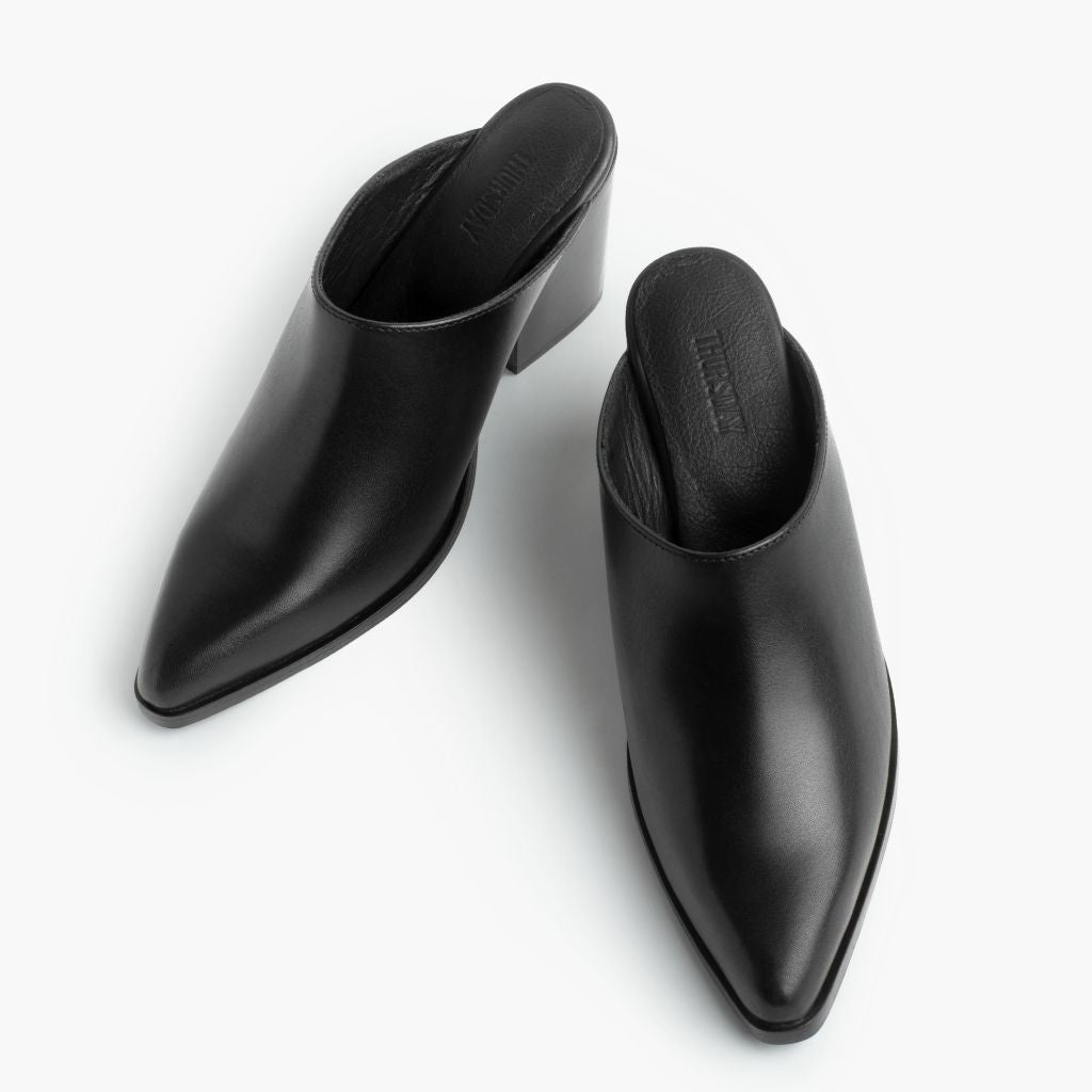https://cdn.shopify.com/s/files/1/0419/1525/files/1024x1024-Womens-Summer-Black-062123-Overhead.jpg?v=1690838593