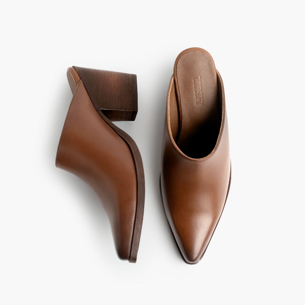 https://cdn.shopify.com/s/files/1/0419/1525/files/1024x1024-Womens-Summer-Brandy-031924-Flatlay1_49f7d378-dfb1-4f0c-83d8-e5807355d09a.jpg?v=1716506186