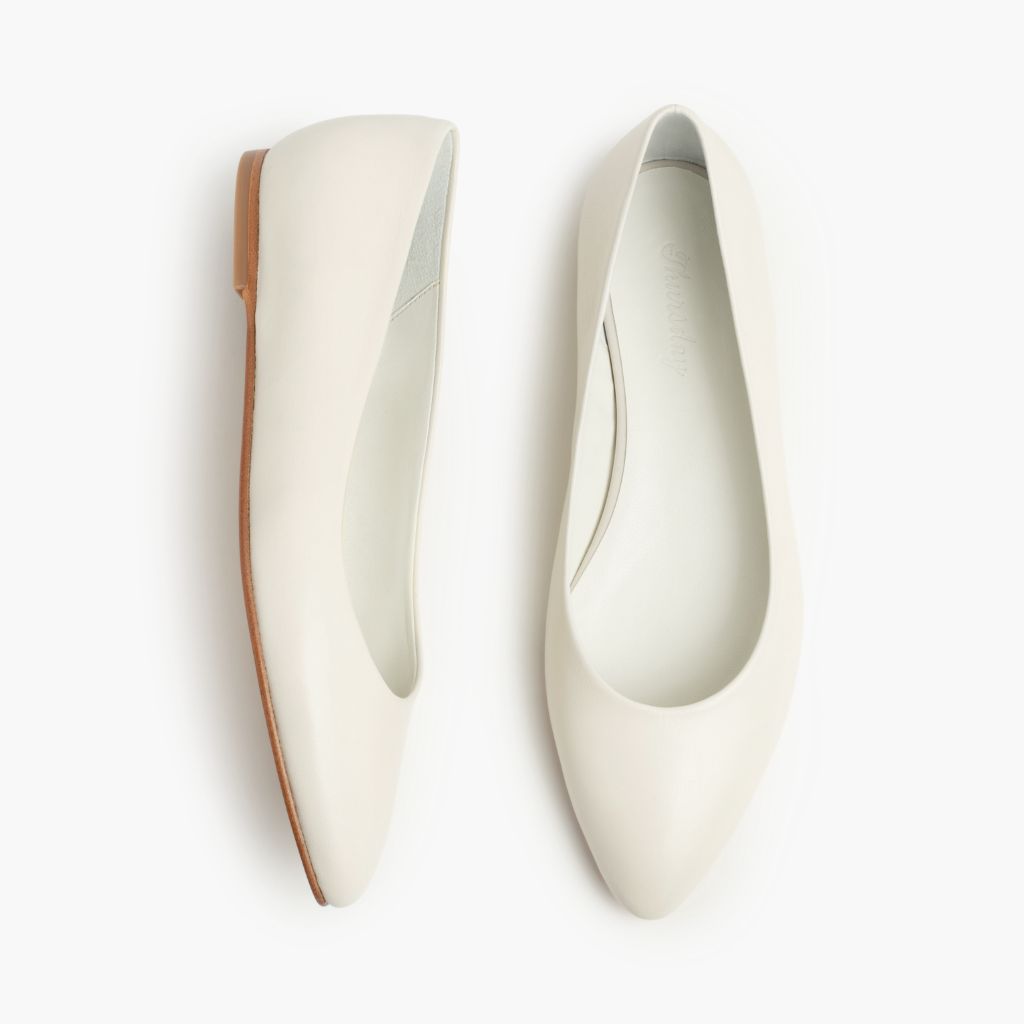 https://cdn.shopify.com/s/files/1/0419/1525/files/1024x1024-Womens-Viva-Ivory-060123-Flatlay1_252e4ebc-58af-450f-a16a-92e3dbe98be7.jpg?v=1687891963