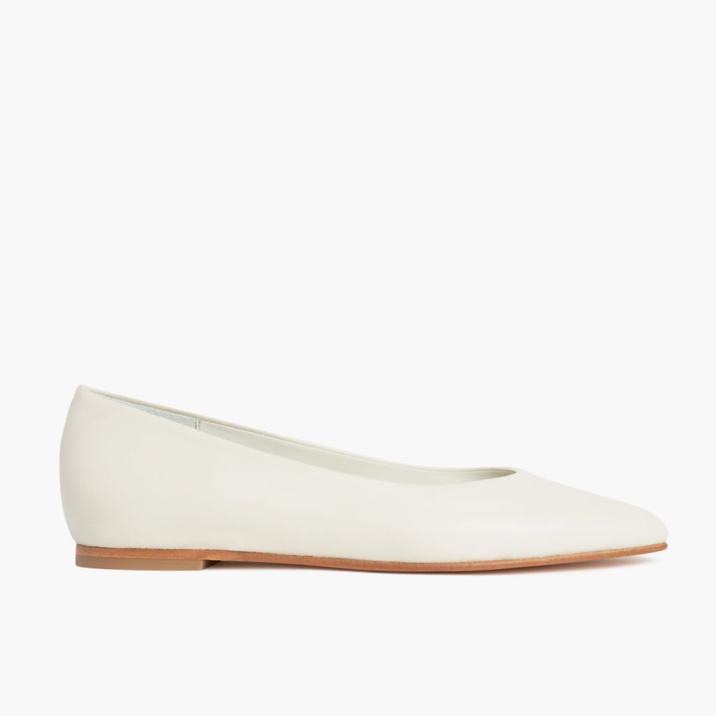 https://cdn.shopify.com/s/files/1/0419/1525/files/1024x1024-Womens-Viva-Ivory-060123-Side_0e881ecd-90ef-4383-90d6-9b16967ce729.jpg?v=1687891963