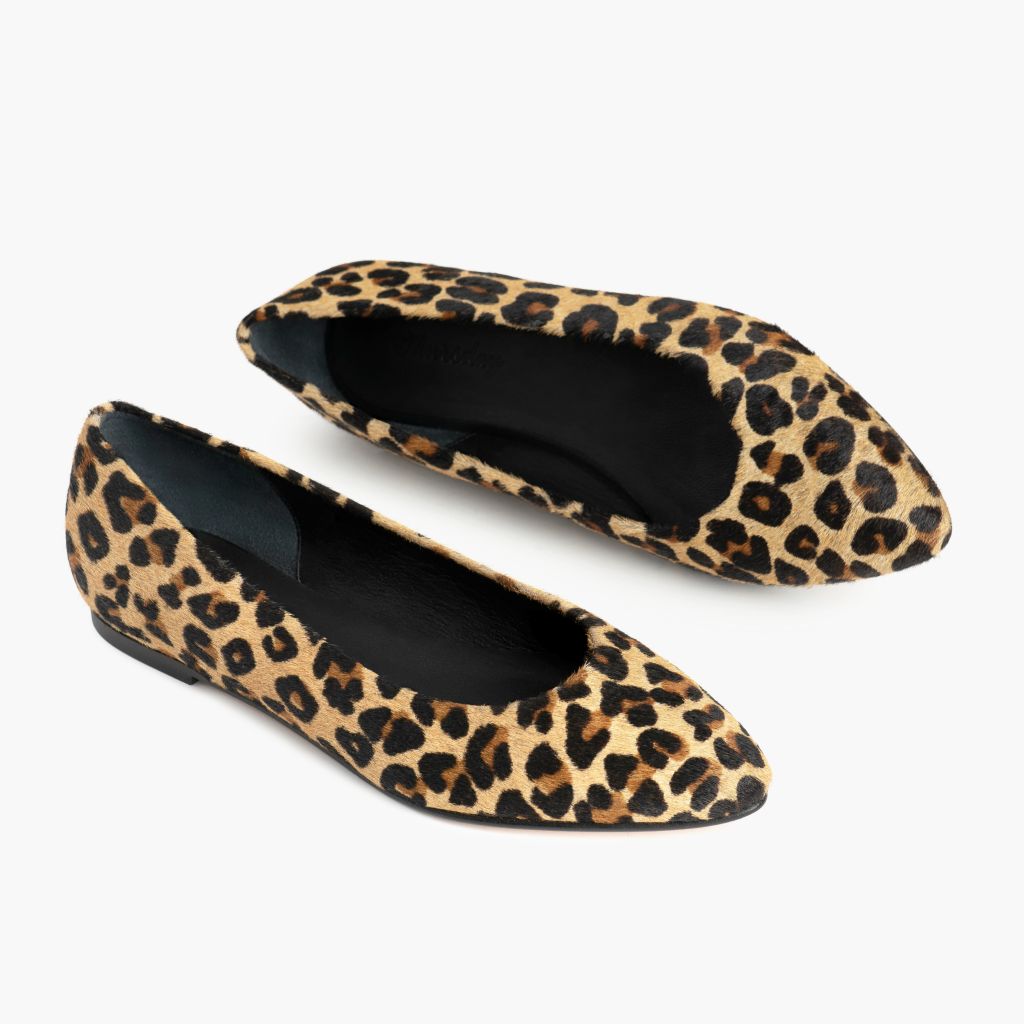 https://cdn.shopify.com/s/files/1/0419/1525/files/1024x1024-Womens-Viva-Leopard-060223-FlatlayAlt.jpg?v=1687183912