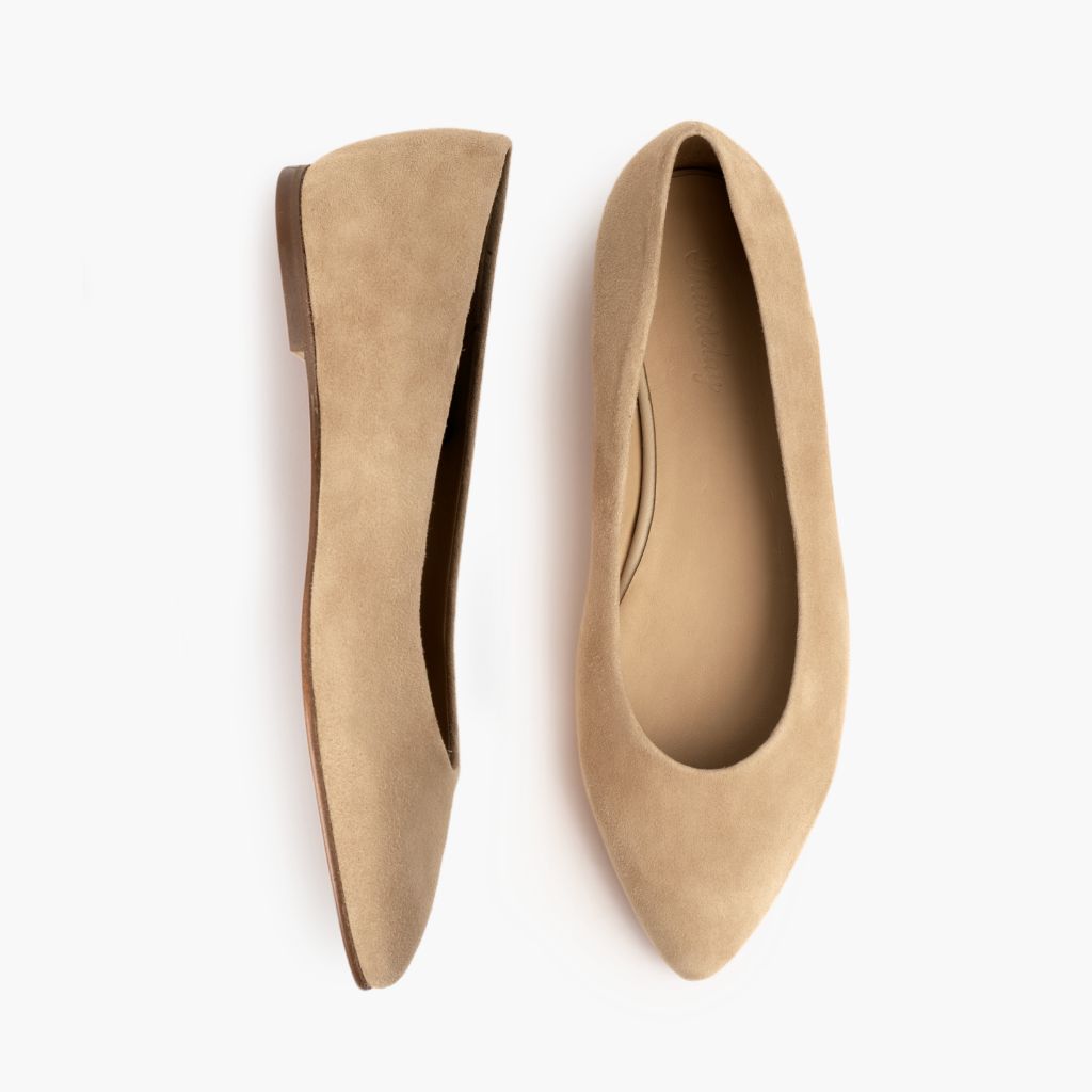 https://cdn.shopify.com/s/files/1/0419/1525/files/1024x1024-Womens-VivaBalletFlat-Camel-050123-Flatlay1.jpg?v=1683753710