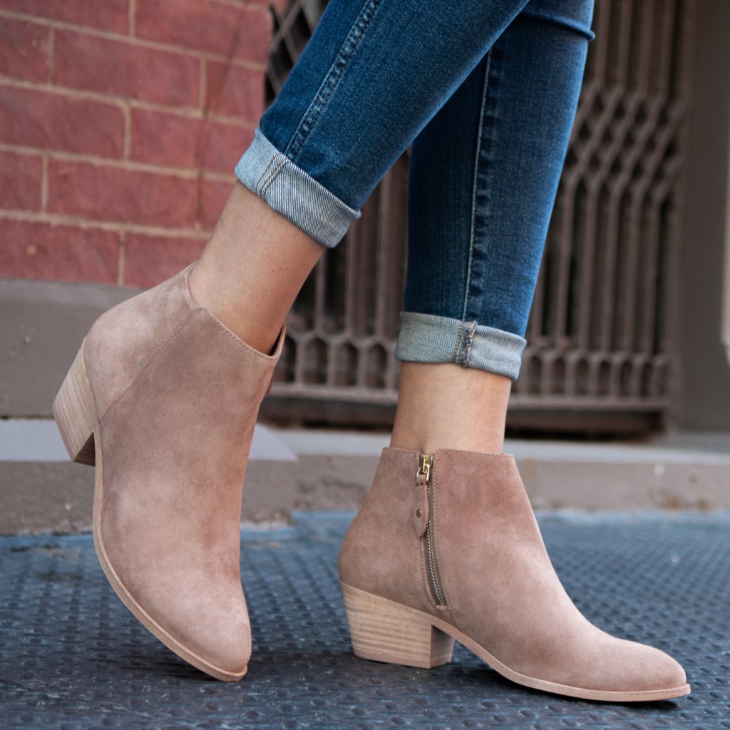 https://cdn.shopify.com/s/files/1/0419/1525/products/1024x1024-women-downtown-rosebrown-061421-1.jpg?v=1623772647