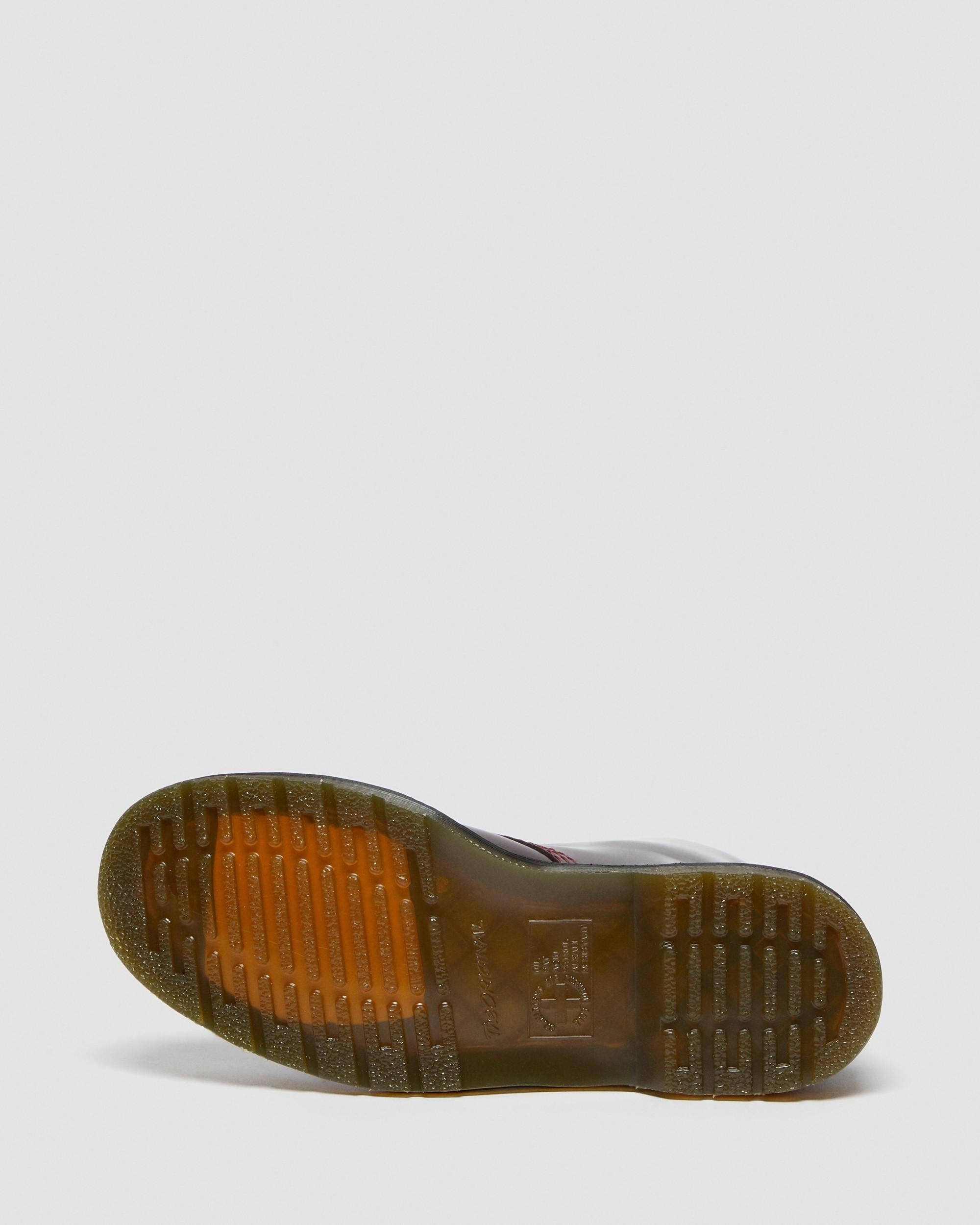 https://cdn.media.amplience.net/i/drmartens/23756600.87.jpg