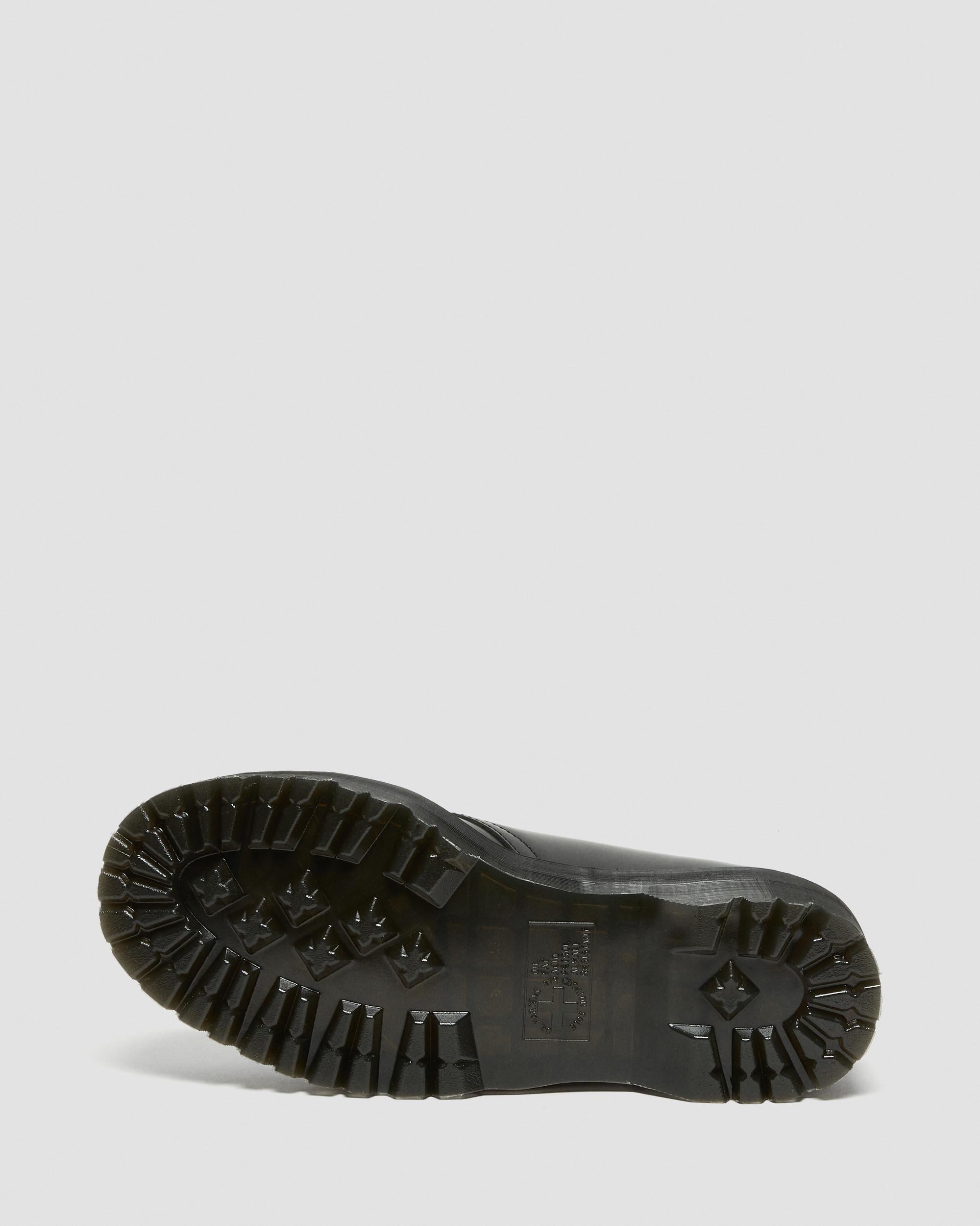 https://cdn.media.amplience.net/i/drmartens/25567001.87.jpg