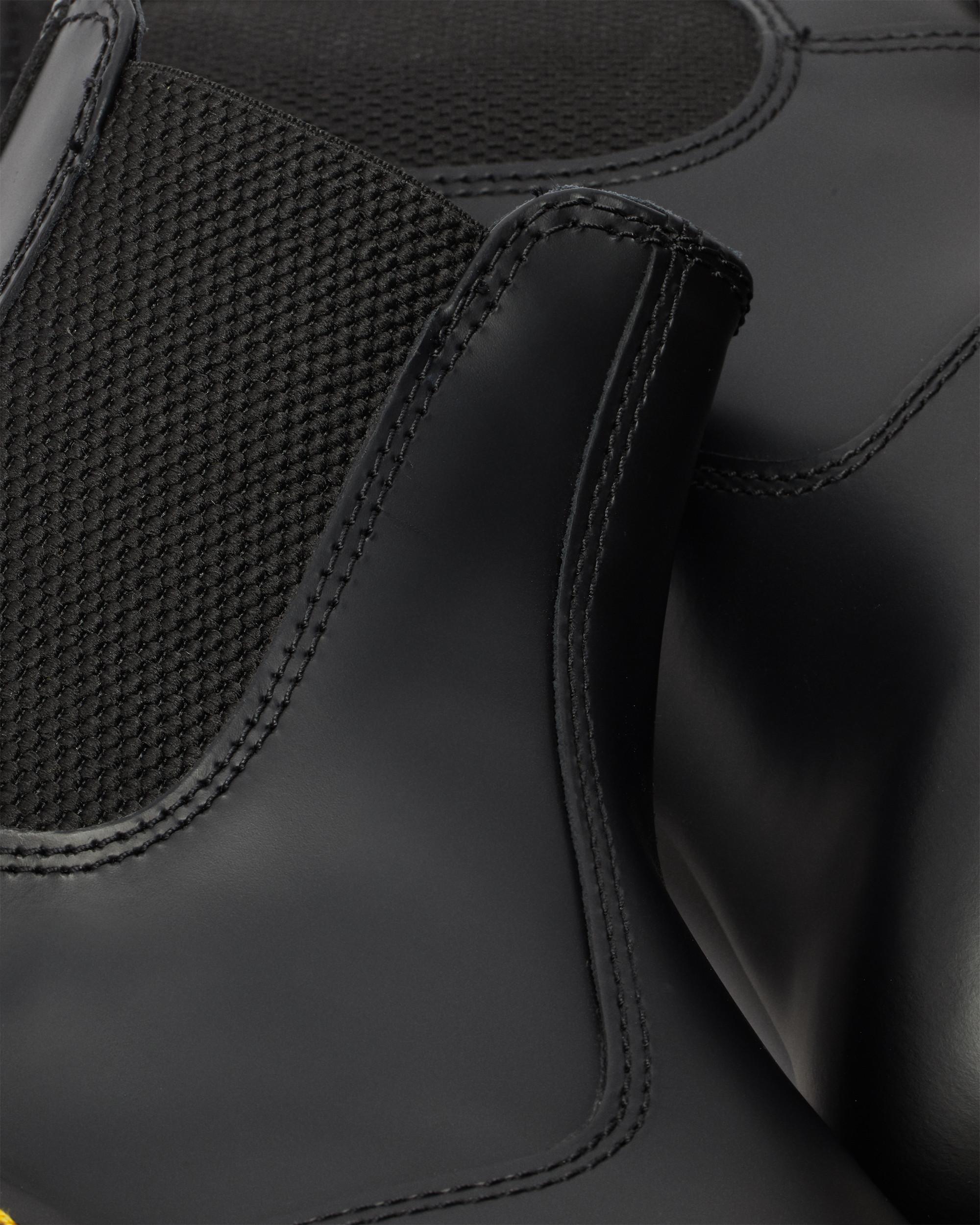 https://cdn.media.amplience.net/i/drmartens/26205001.87.jpg