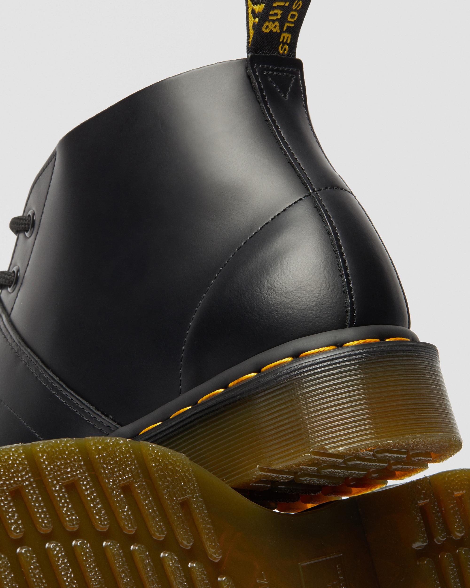 https://cdn.media.amplience.net/i/drmartens/26256001.82.jpg