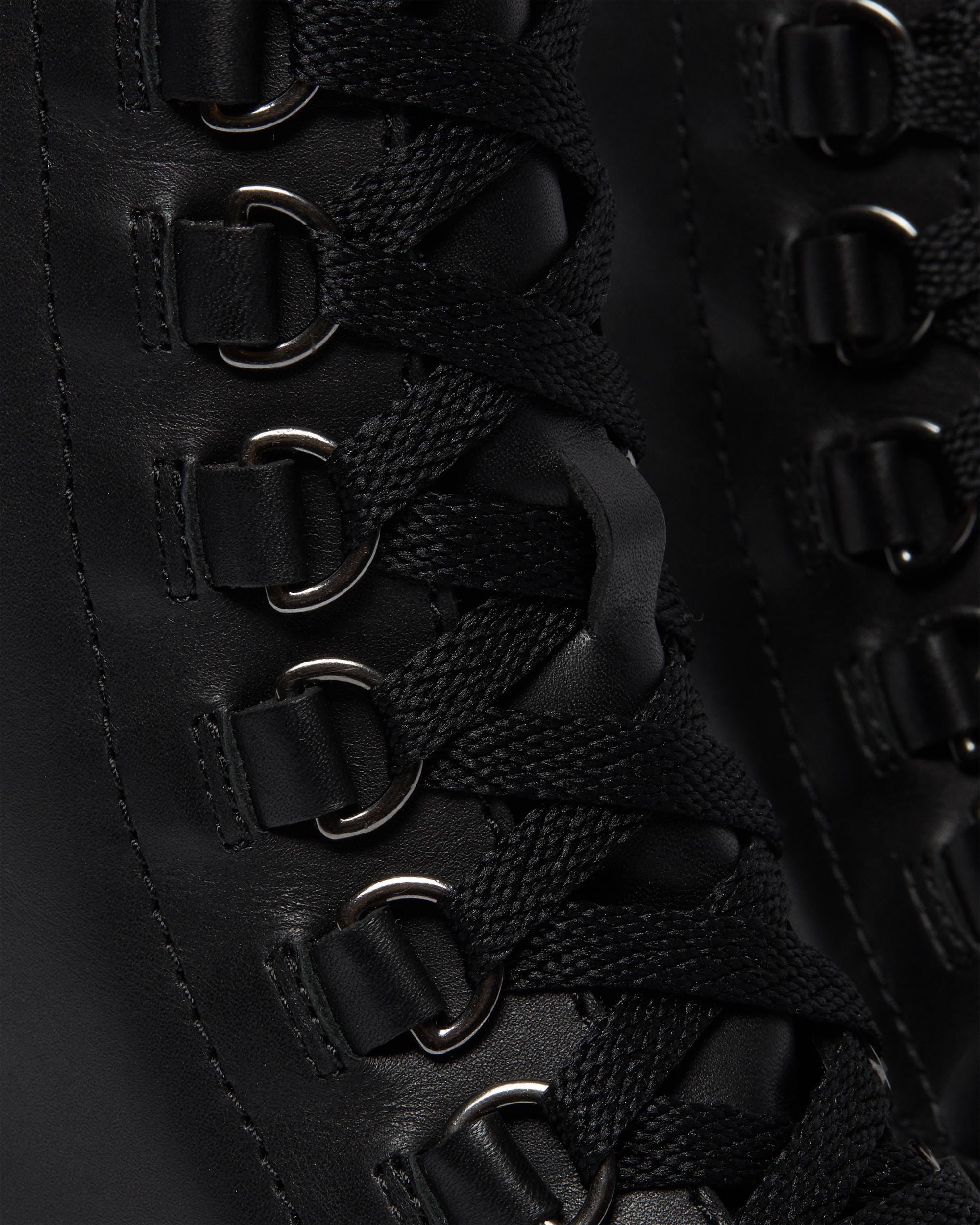 https://cdn.media.amplience.net/i/drmartens/26701001.82.jpg