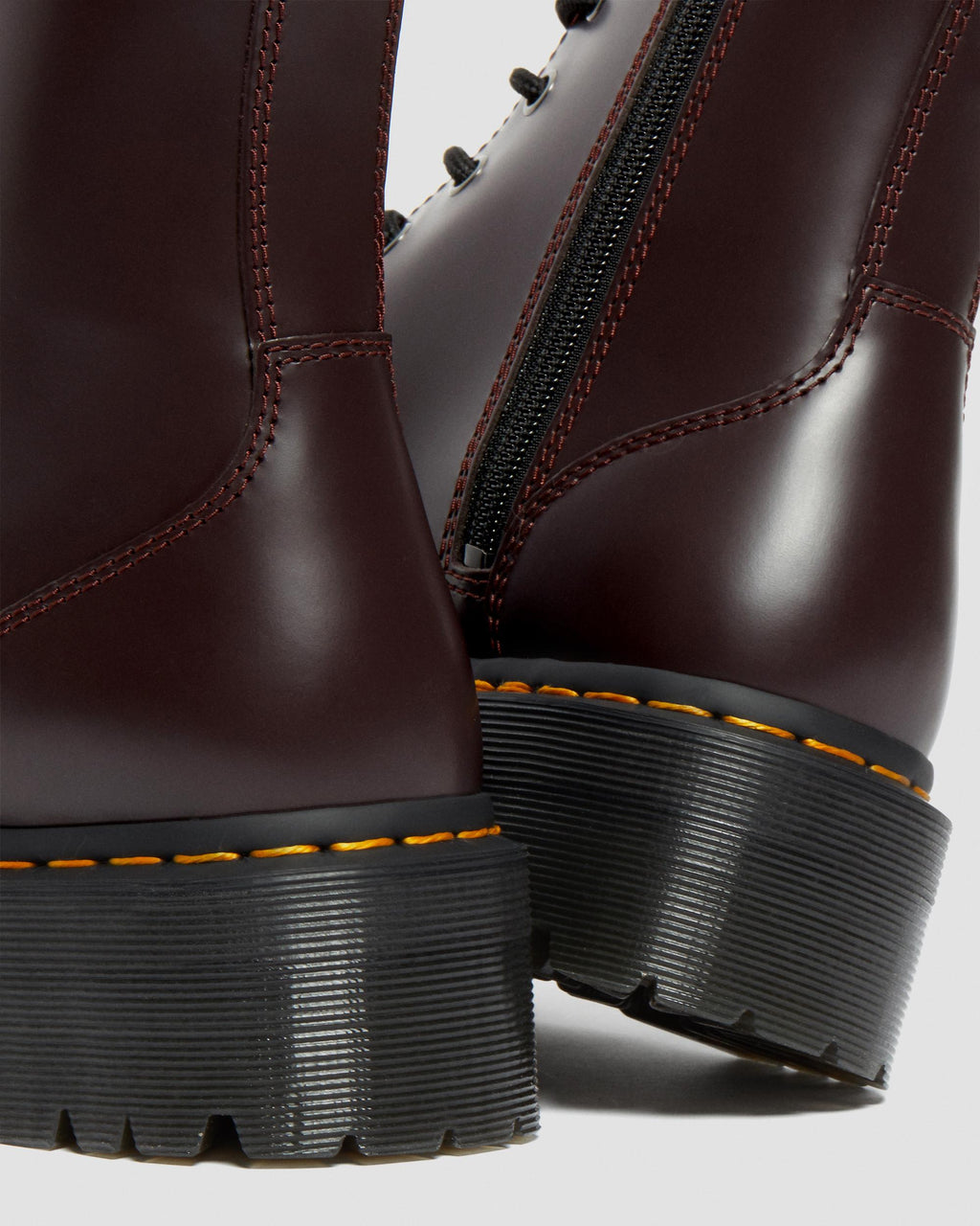 https://cdn.media.amplience.net/i/drmartens/27311626.86.jpg