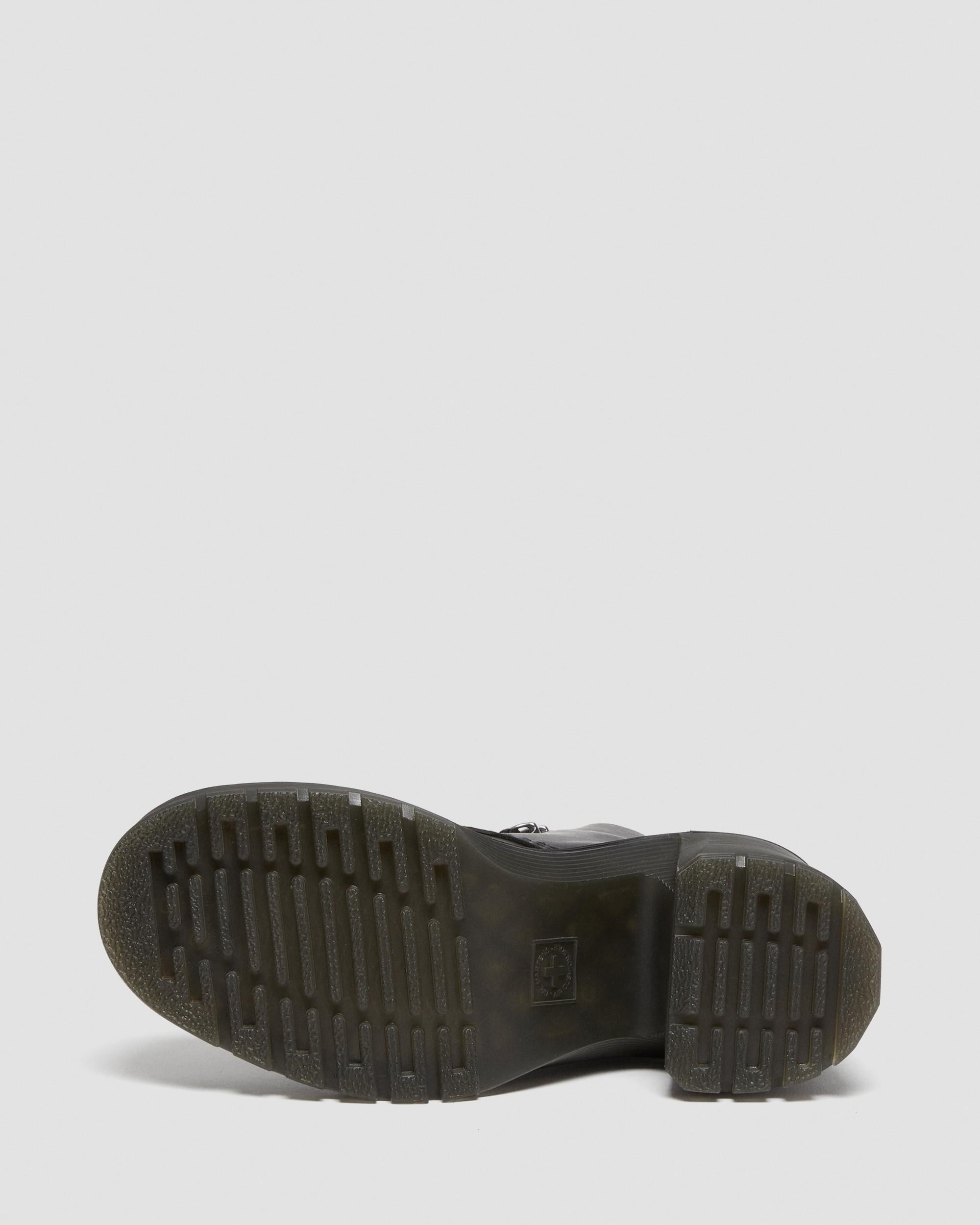 https://cdn.media.amplience.net/i/drmartens/27613001.89.jpg