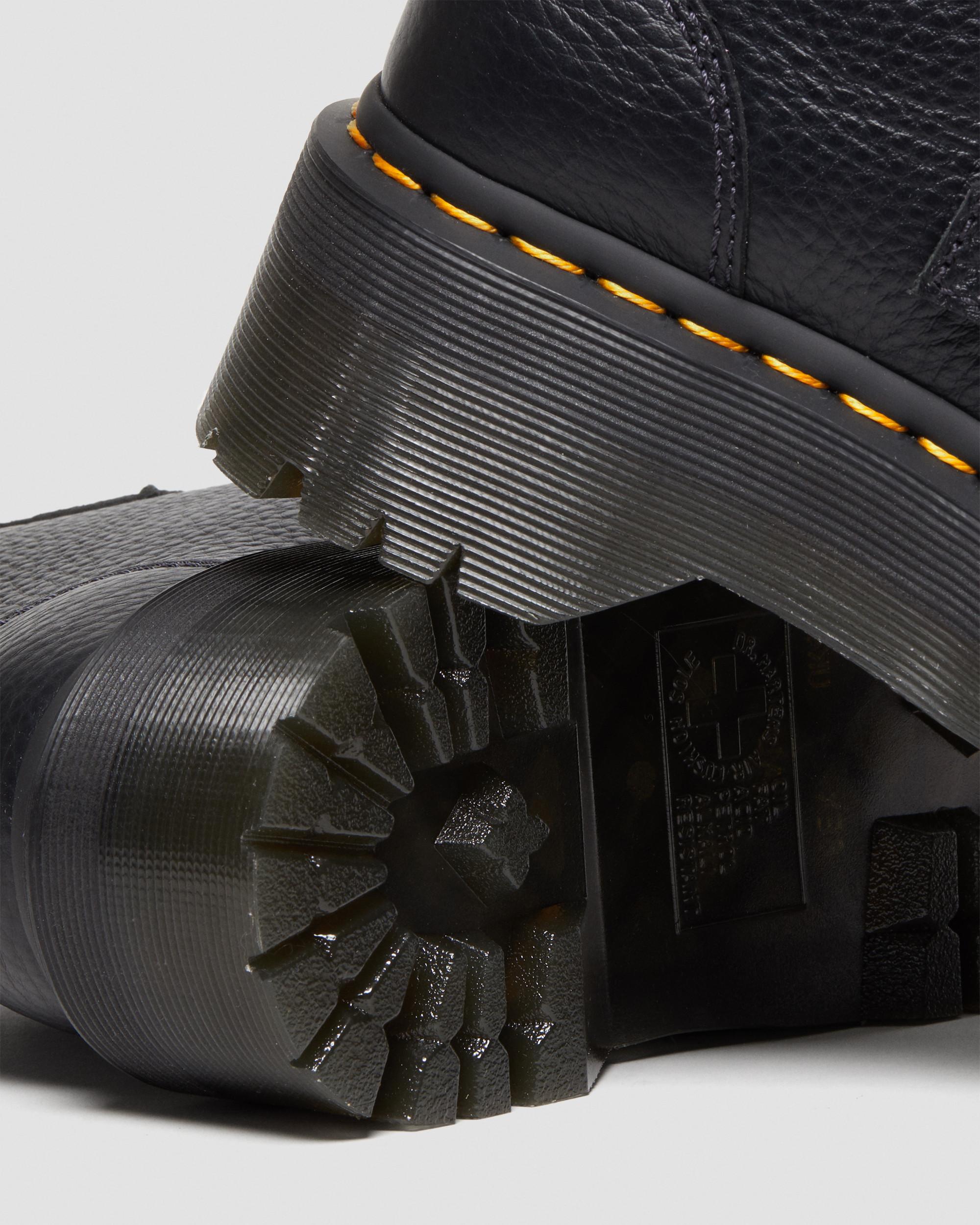 https://cdn.media.amplience.net/i/drmartens/27642001.86.jpg
