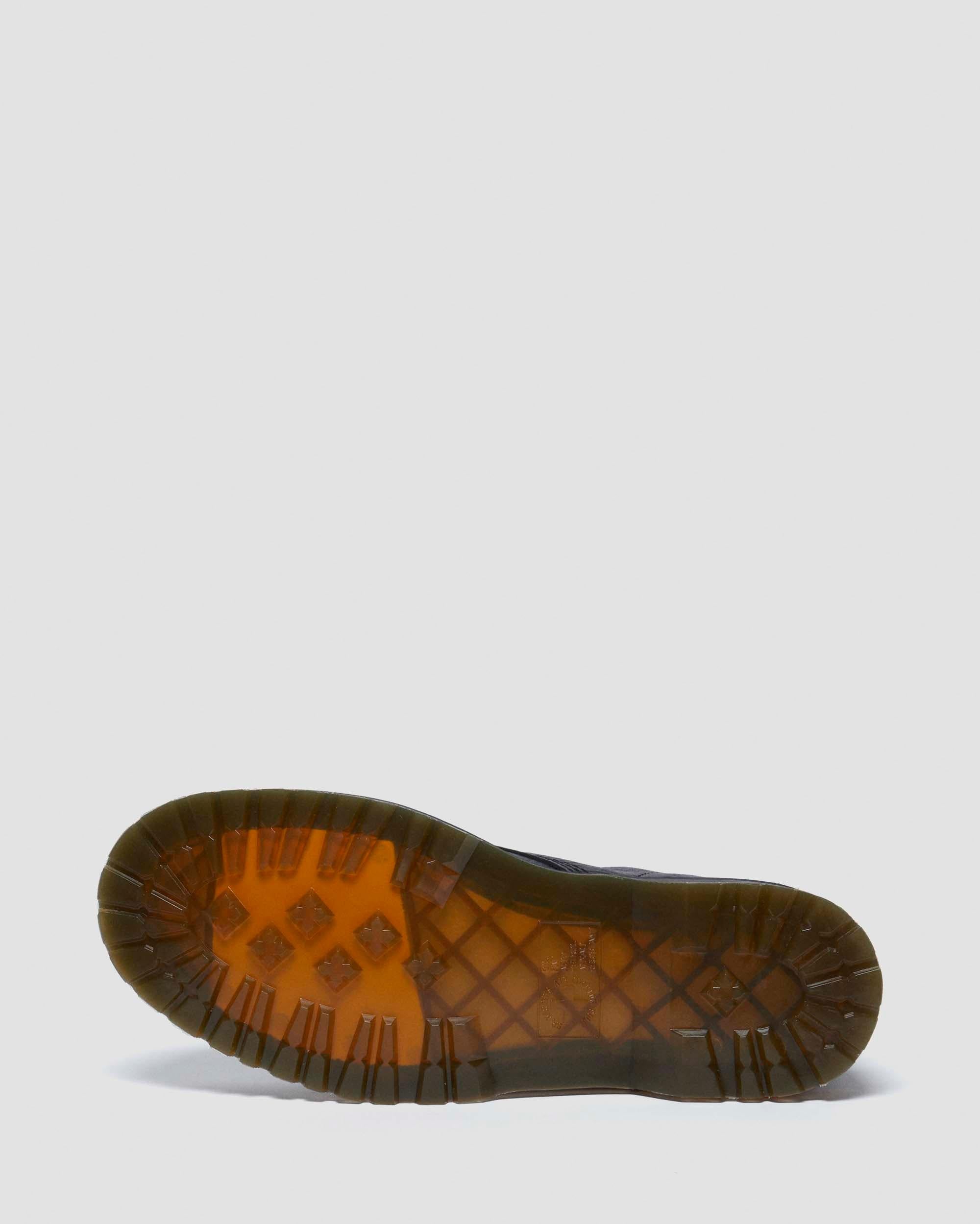 https://cdn.media.amplience.net/i/drmartens/31873001.88.jpg