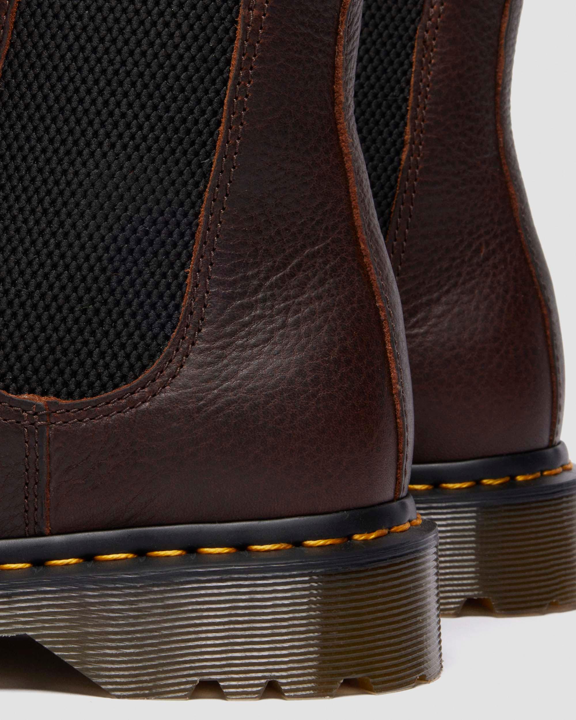 https://cdn.media.amplience.net/i/drmartens/31874200.82.jpg