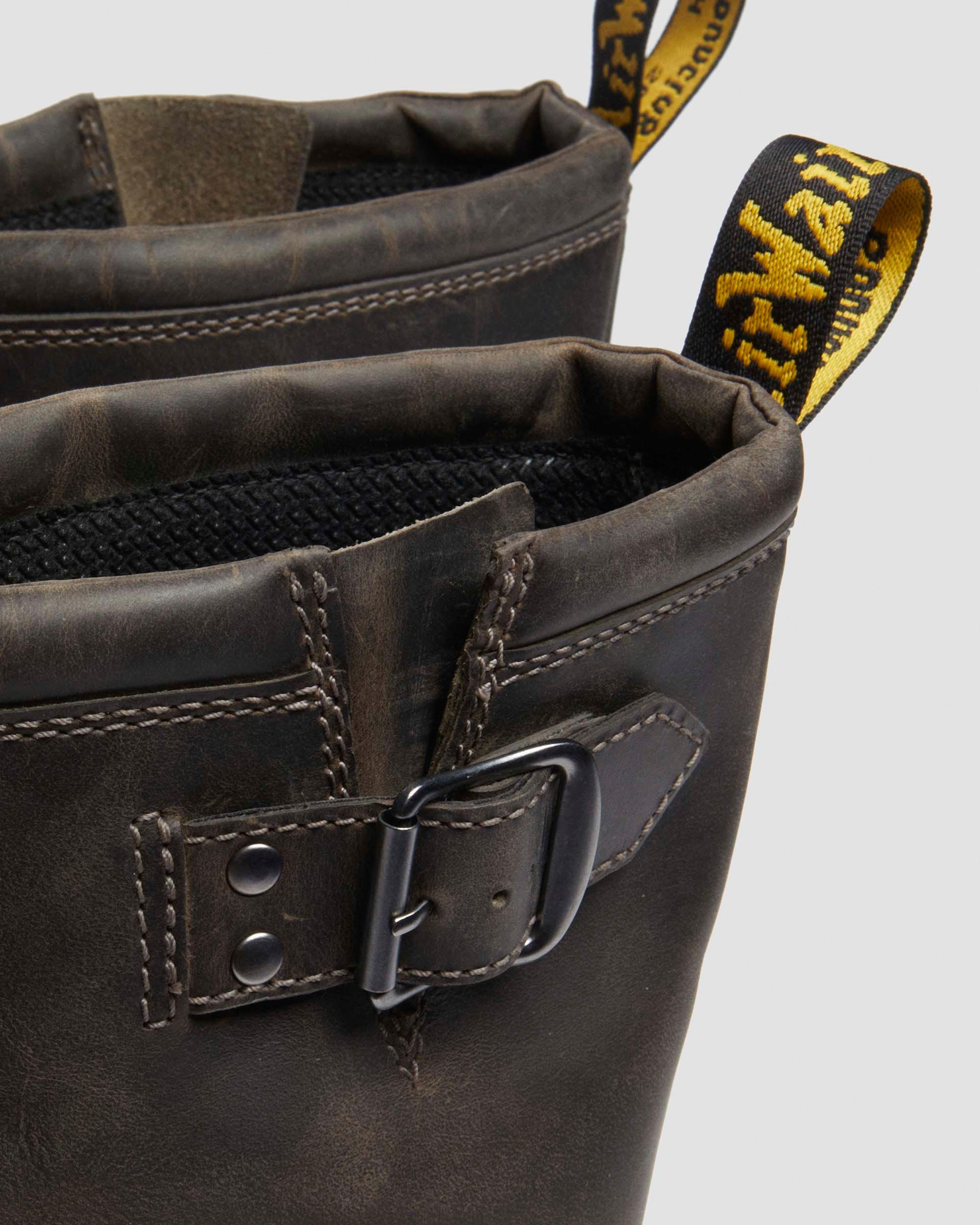 https://cdn.media.amplience.net/i/drmartens/31901057.87.jpg