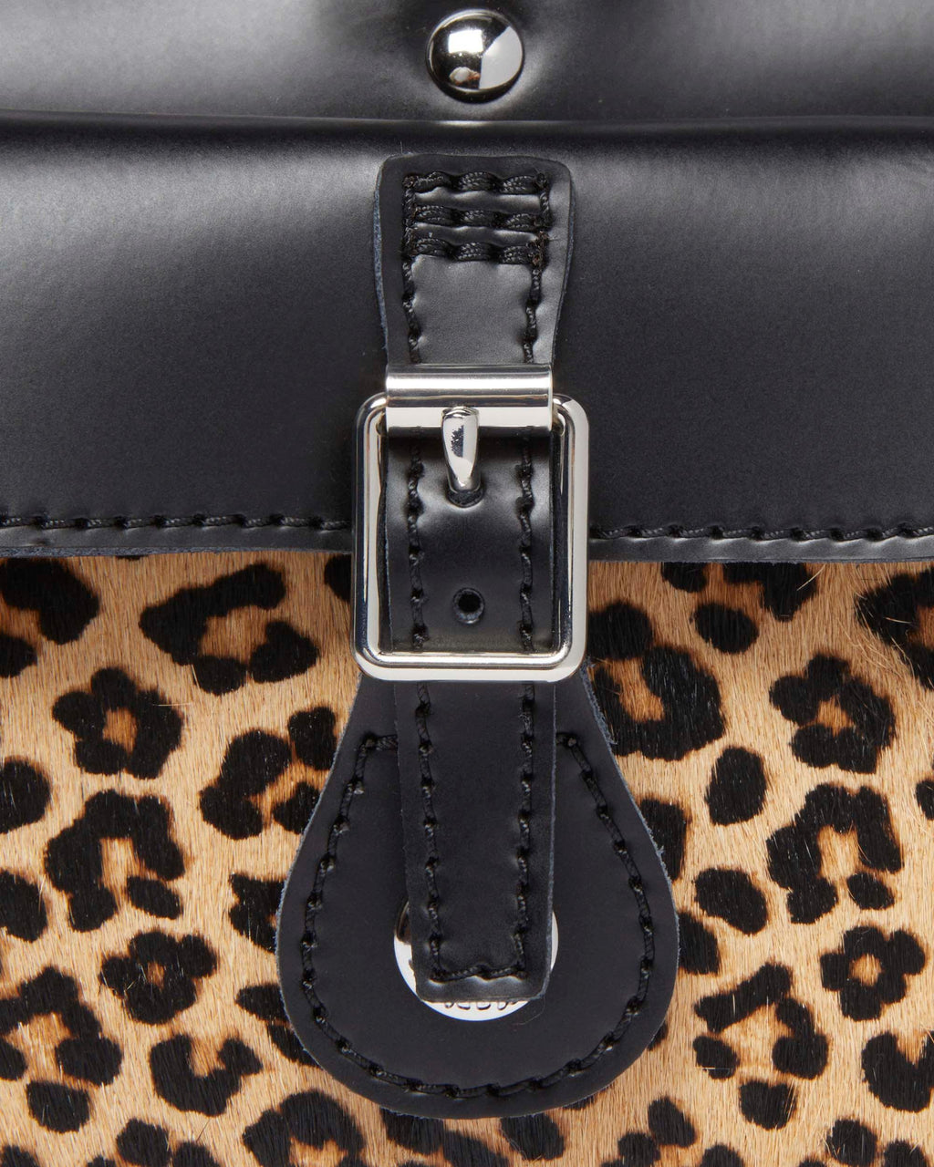 https://cdn.media.amplience.net/i/drmartens/41081001.82.jpg
