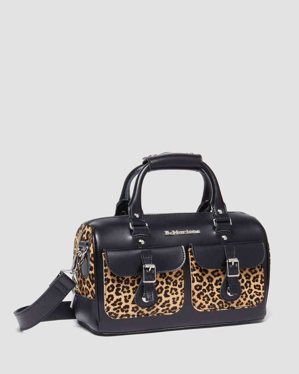 https://cdn.media.amplience.net/i/drmartens/41081001.85.jpg