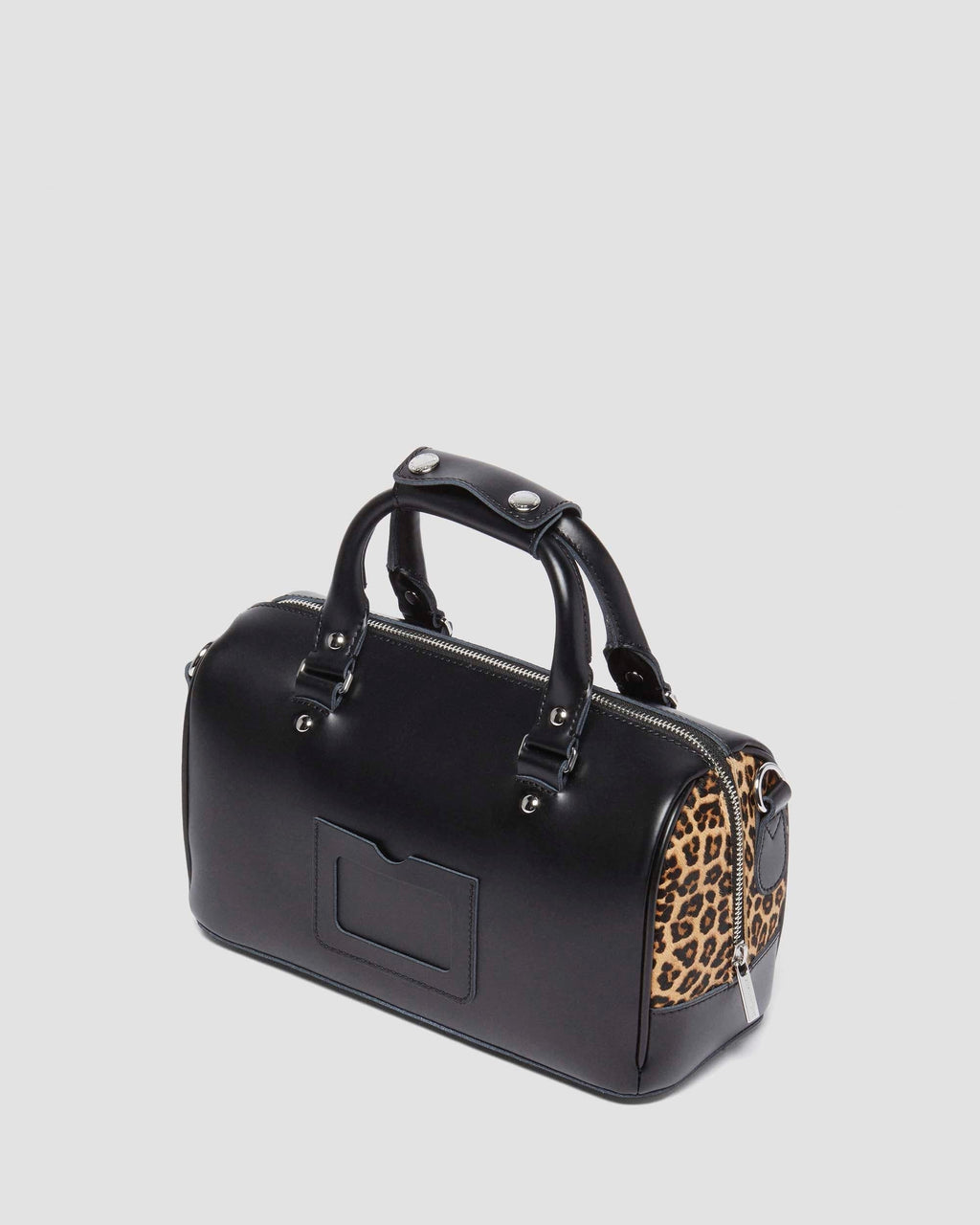 https://cdn.media.amplience.net/i/drmartens/41081001.87.jpg