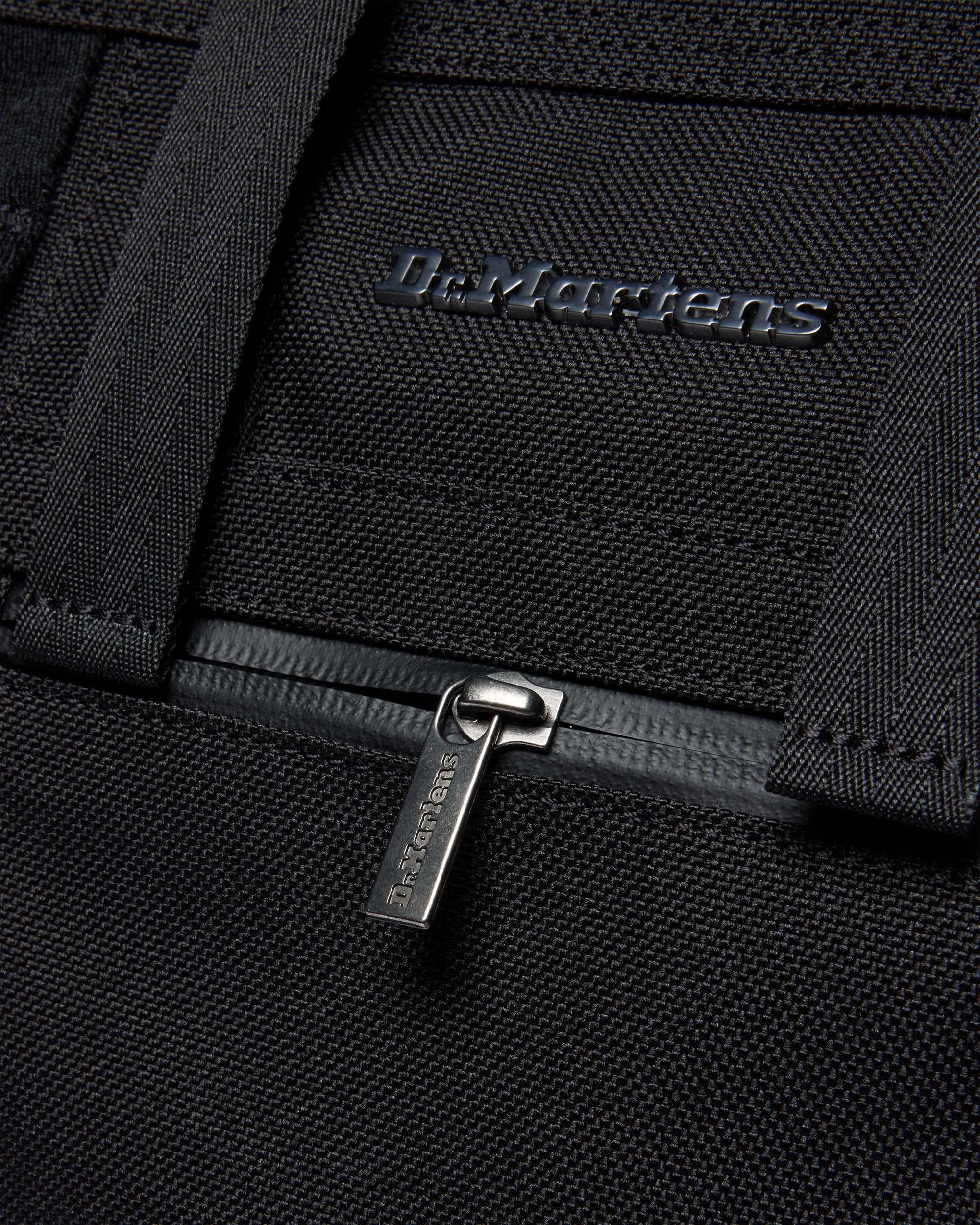 https://cdn.media.amplience.net/i/drmartens/41763001.84.jpg