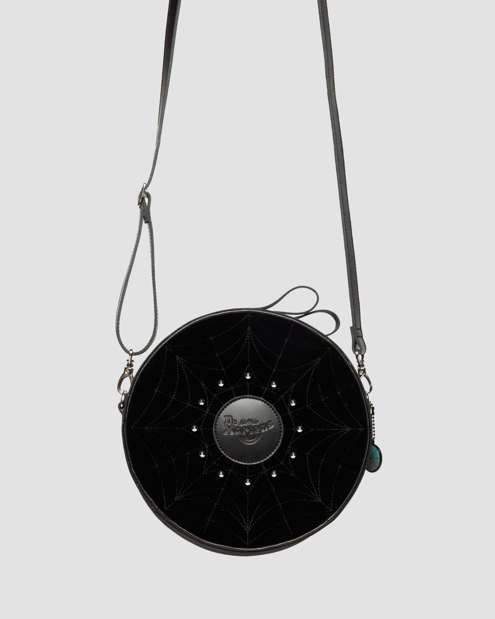 https://cdn.media.amplience.net/i/drmartens/43063001.84.jpg