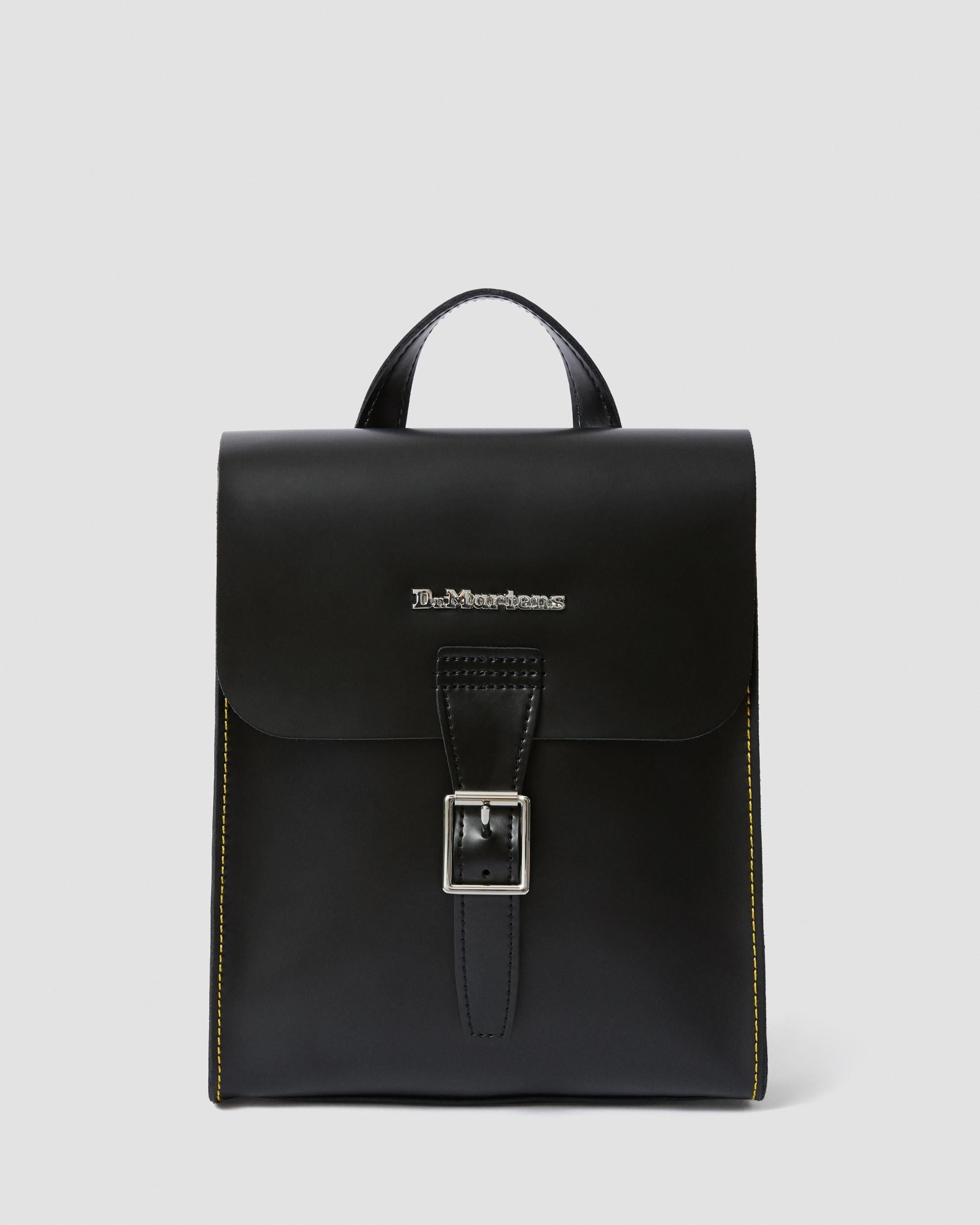 https://cdn.media.amplience.net/i/drmartens/AB101001.80.jpg