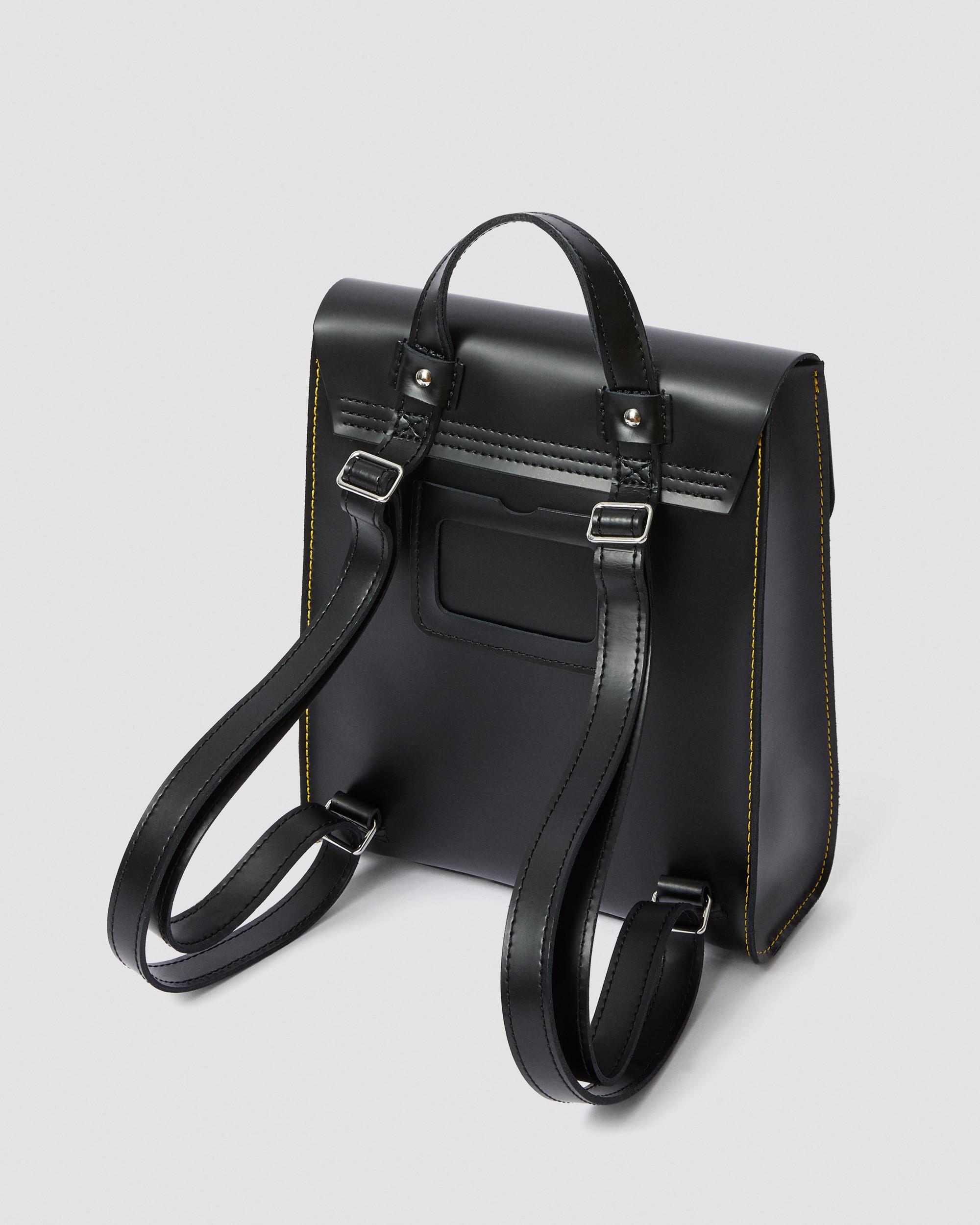https://cdn.media.amplience.net/i/drmartens/AB101001.87.jpg