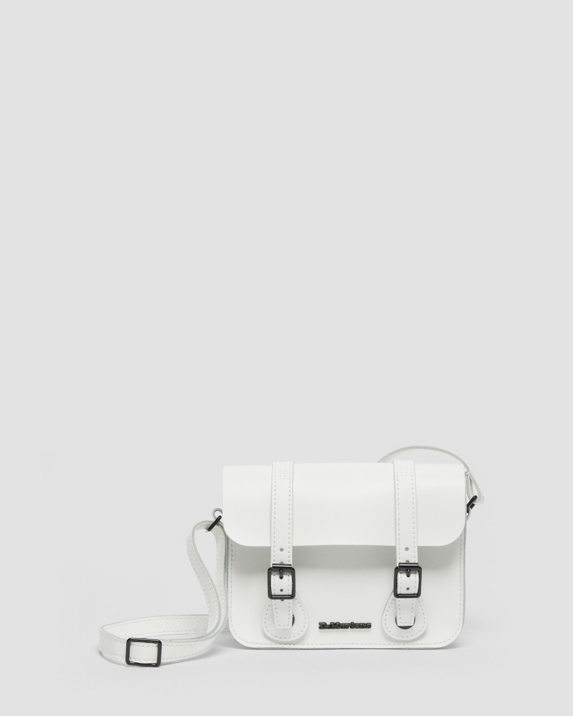 https://cdn.media.amplience.net/i/drmartens/AC917122.80.jpg
