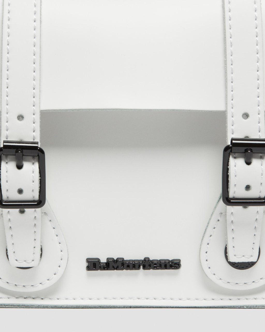 https://cdn.media.amplience.net/i/drmartens/AC917122.86.jpg