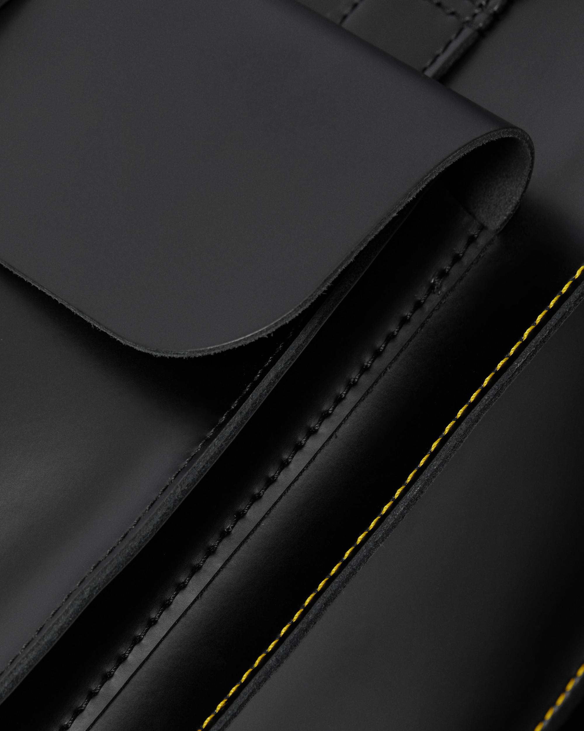 https://cdn.media.amplience.net/i/drmartens/AC989003.82.jpg