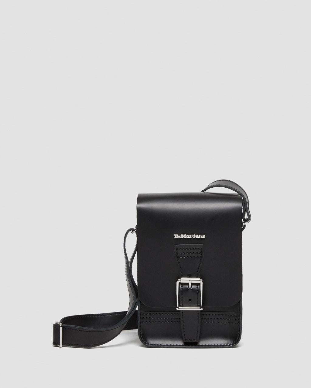 https://cdn.media.amplience.net/i/drmartens/AD055001.80.jpg
